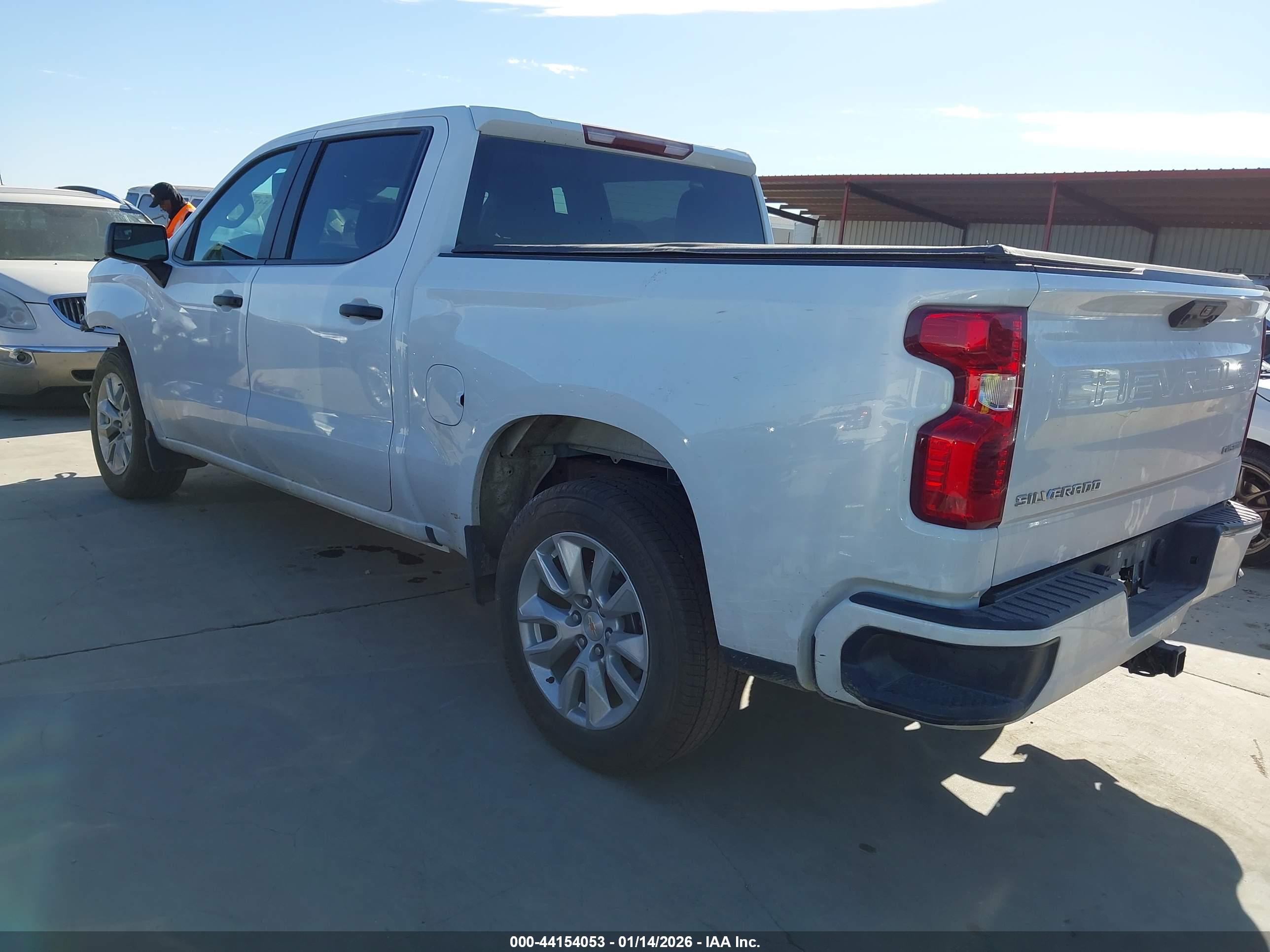 CHEVROLET SILVERADO image 3