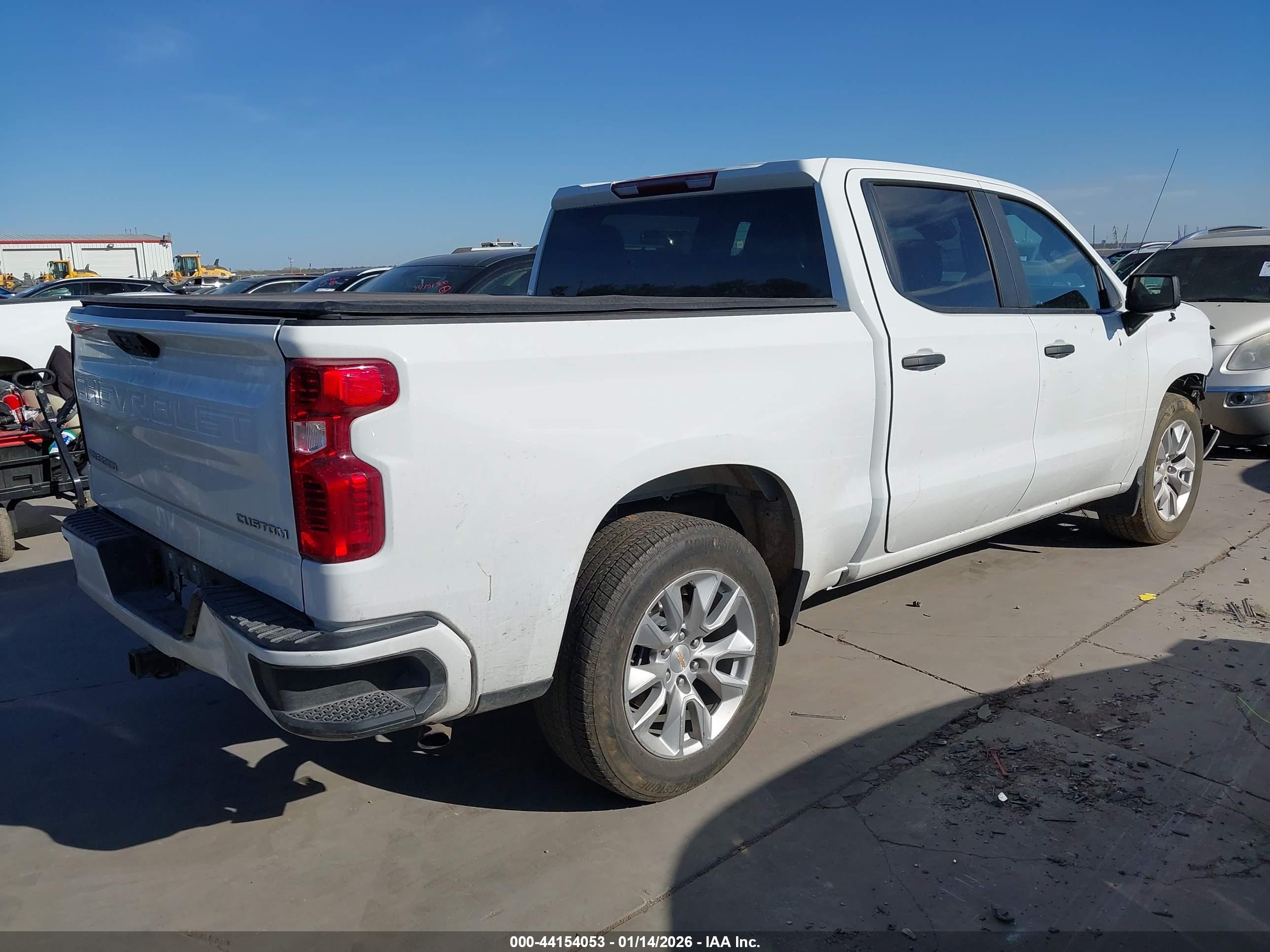 CHEVROLET SILVERADO image 4