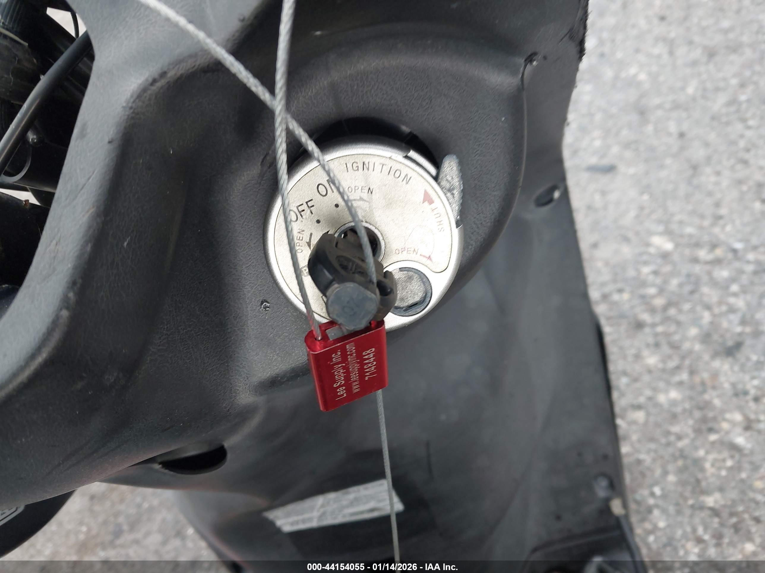 YAMAHA YW125 image 11
