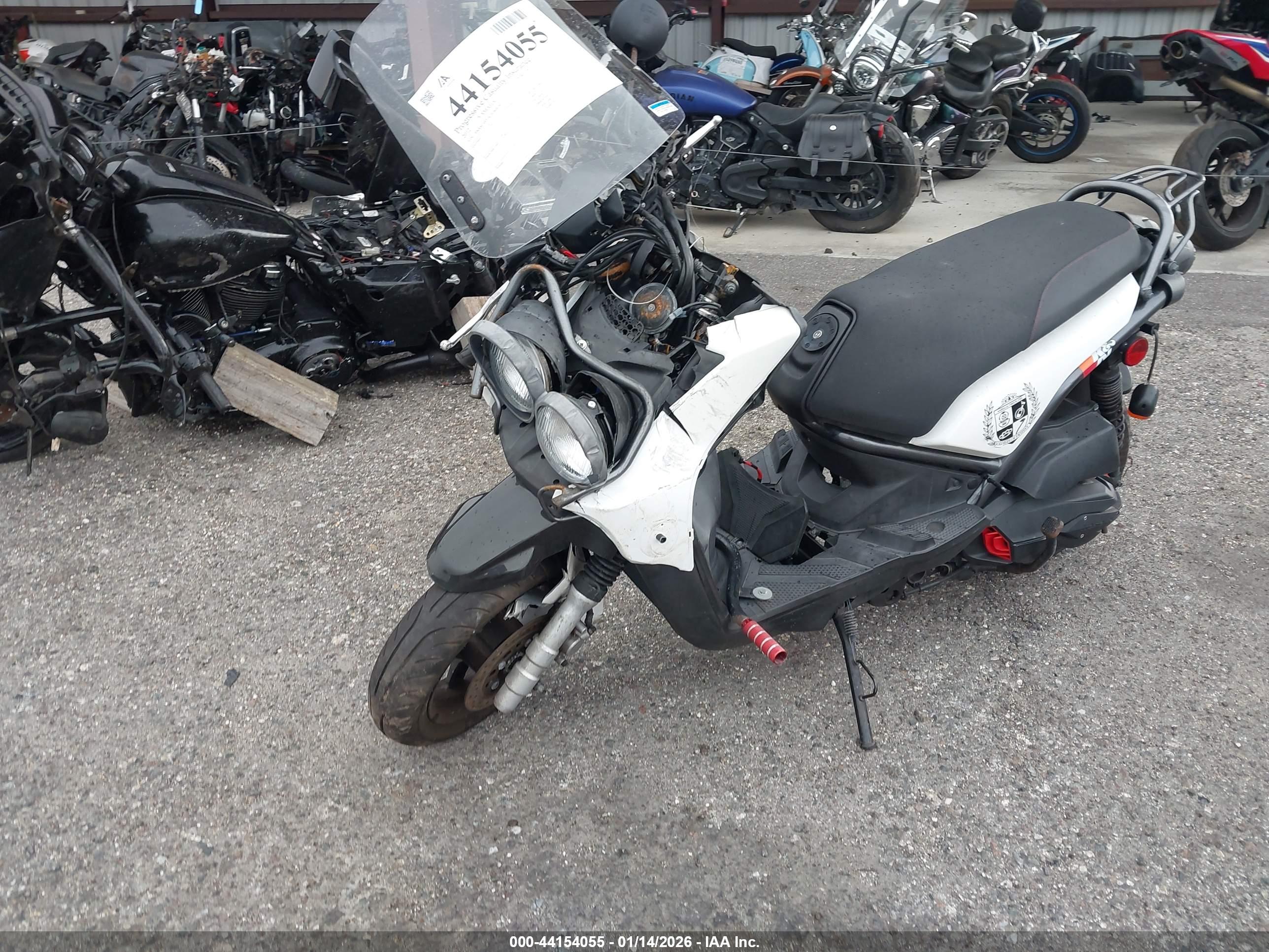 YAMAHA YW125 image 2