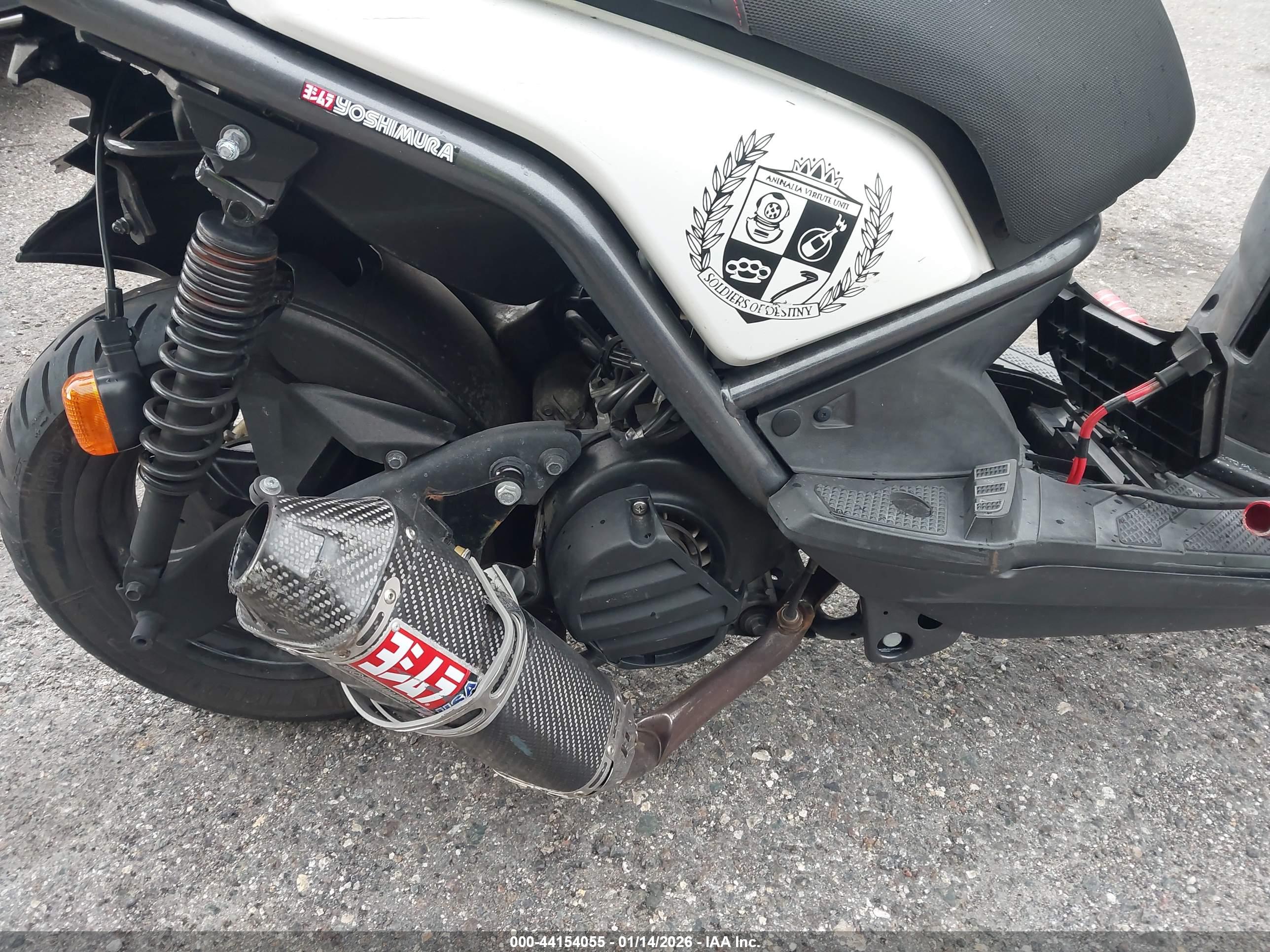 YAMAHA YW125 image 8