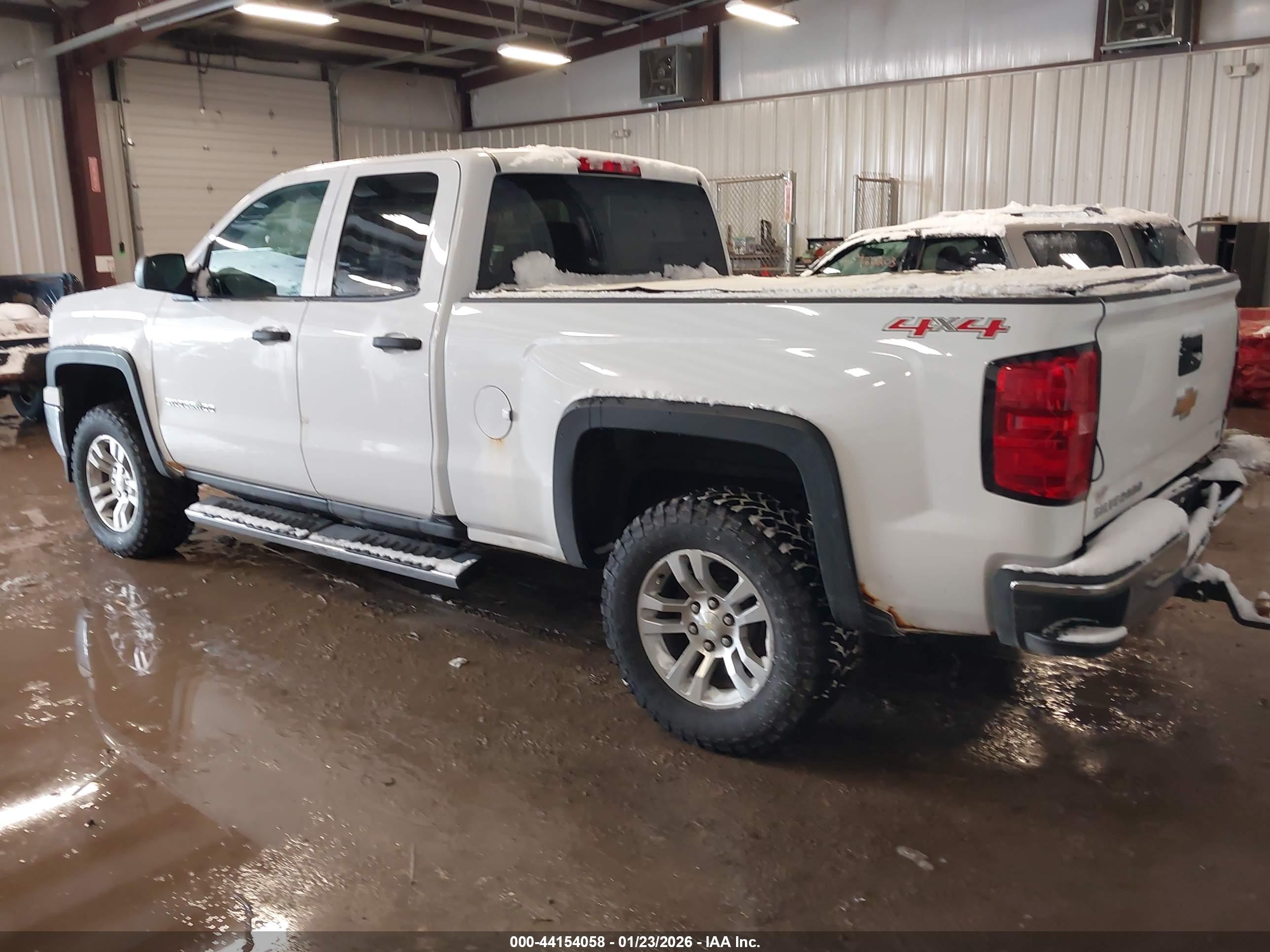 CHEVROLET SILVERADO image 3