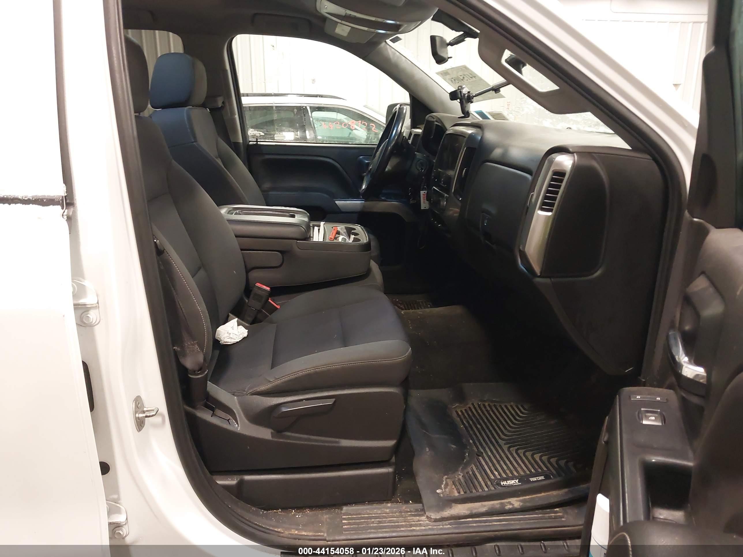 CHEVROLET SILVERADO image 5