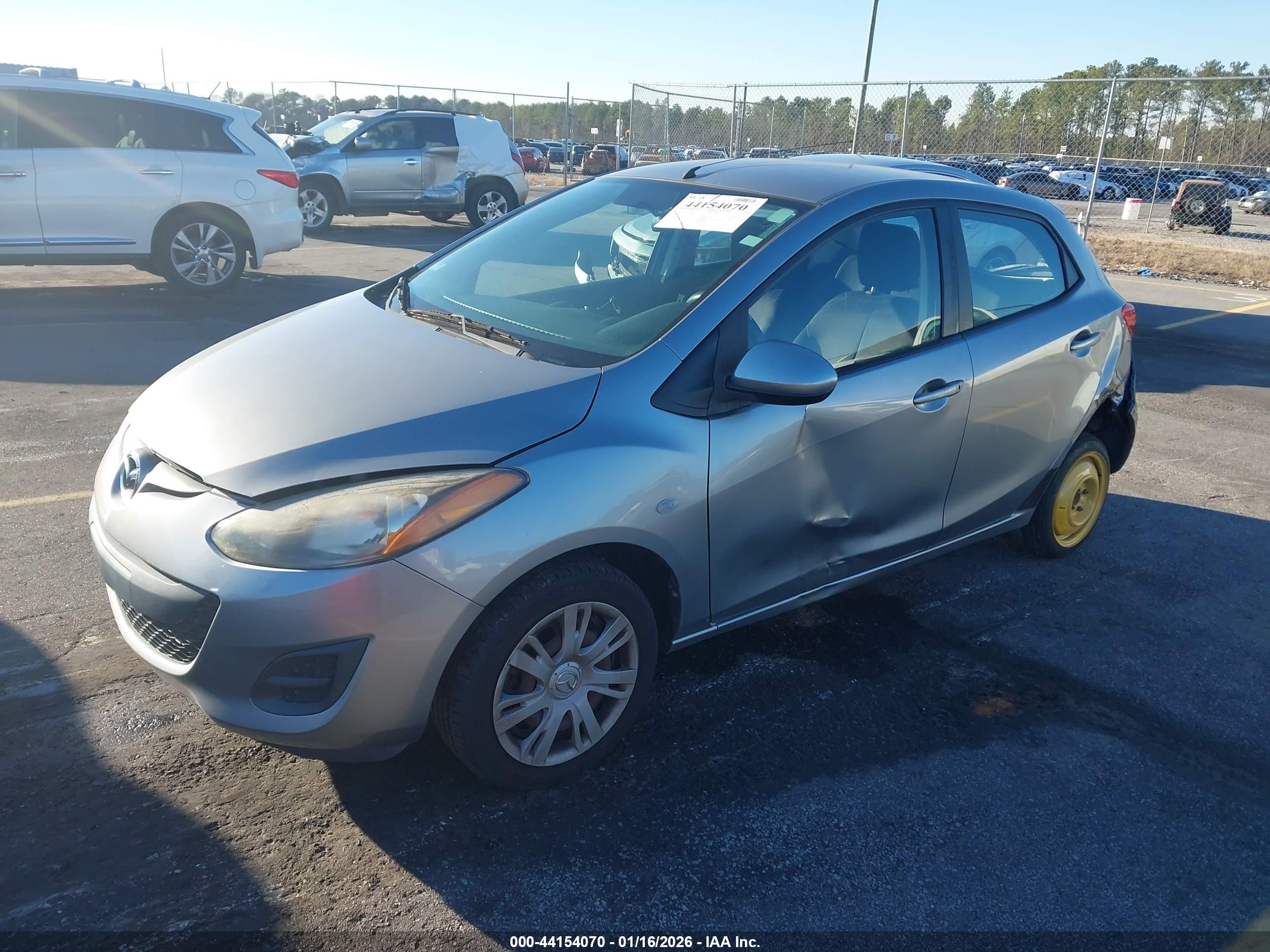 MAZDA MAZDA2 image 2