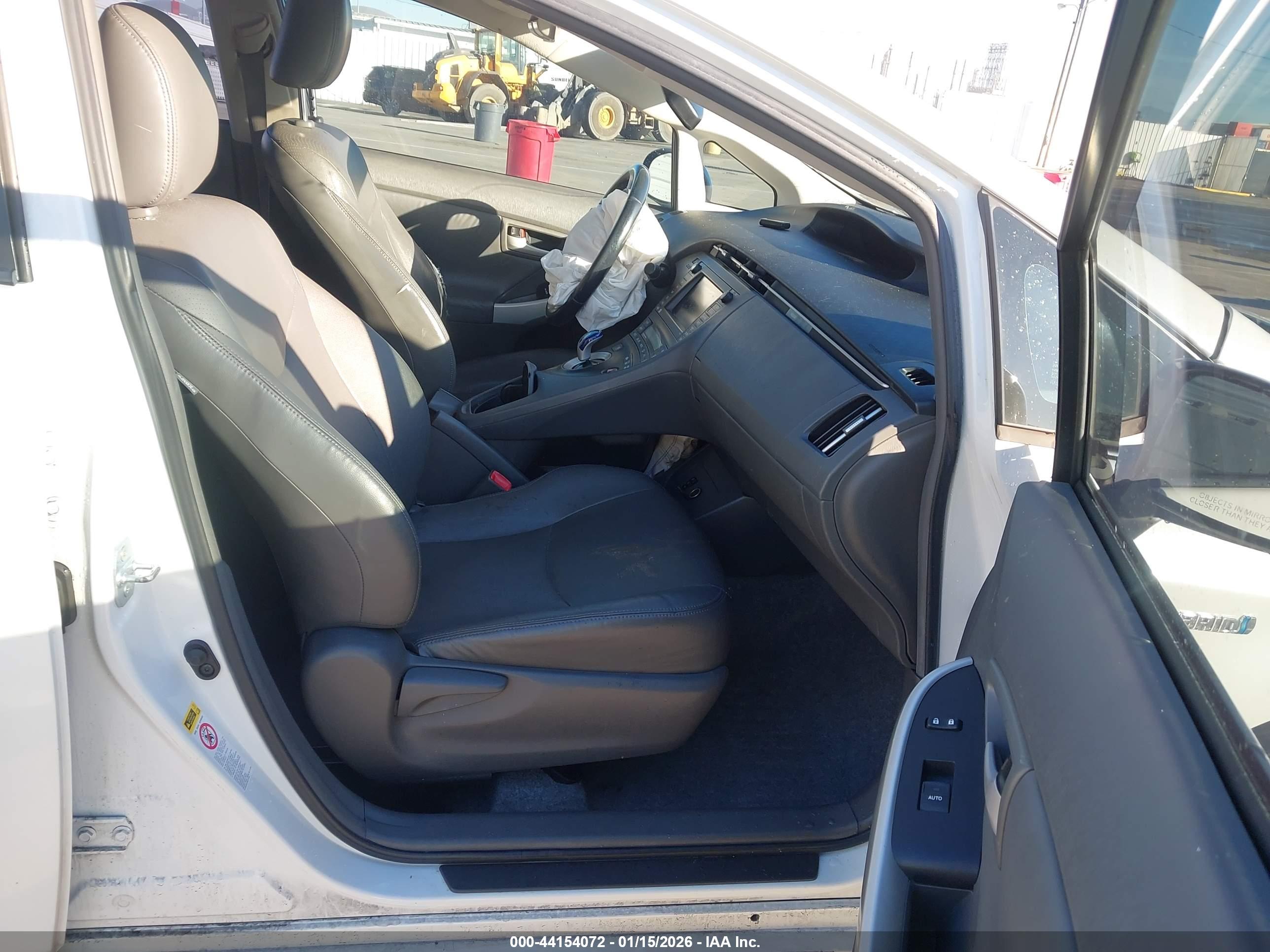 TOYOTA PRIUS image 5