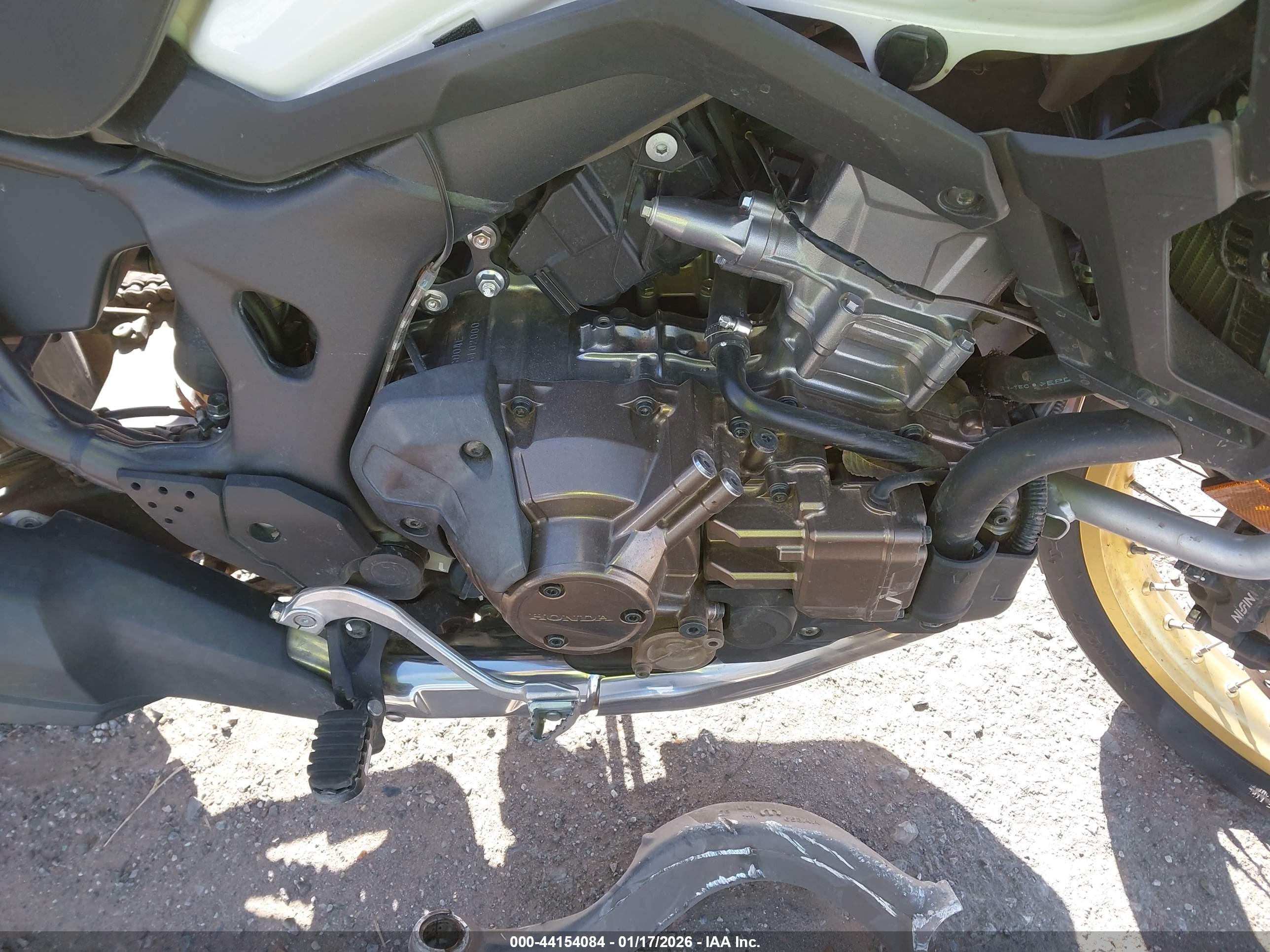 HONDA CRF1000 image 8