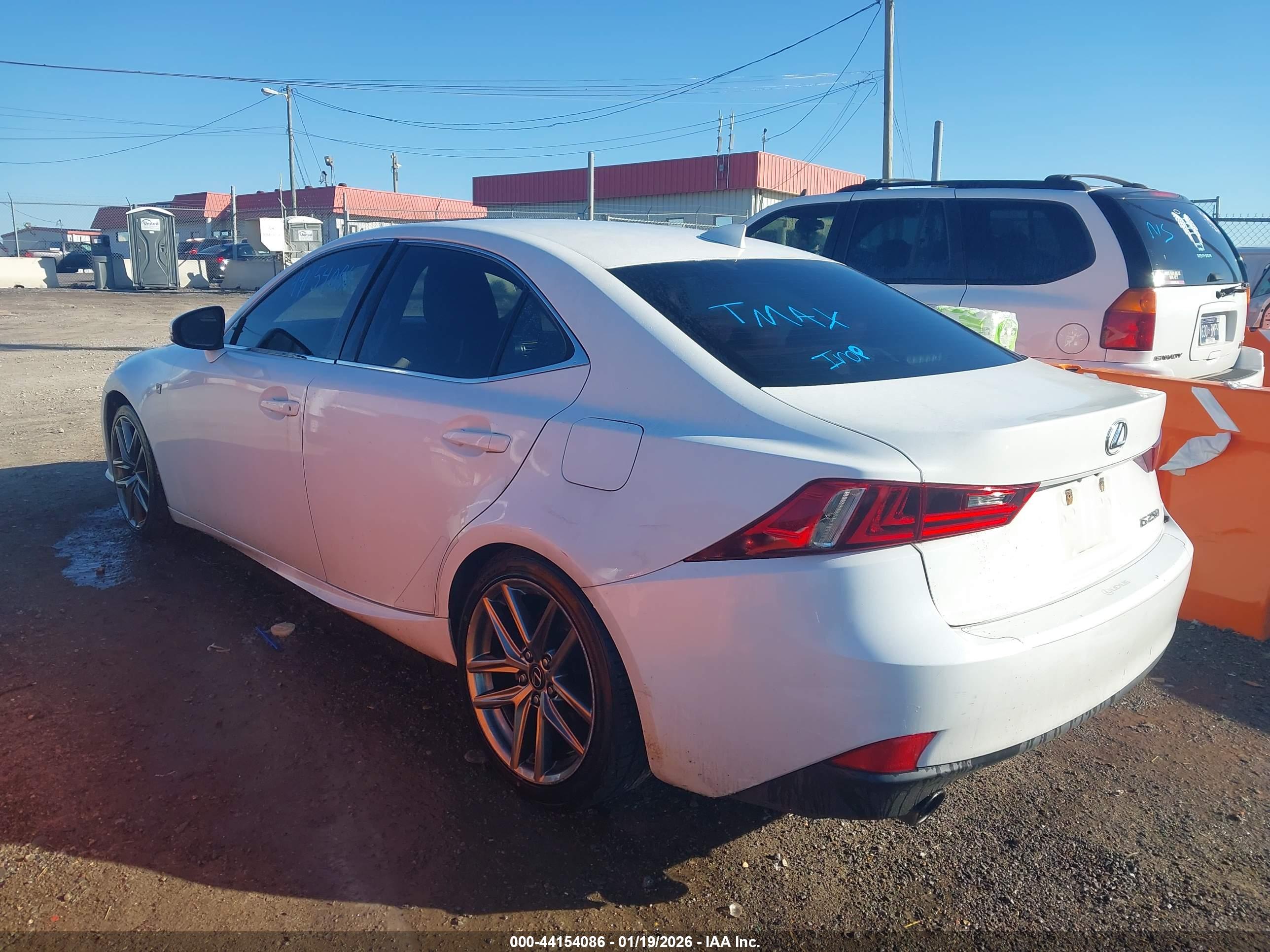 LEXUS IS image 3