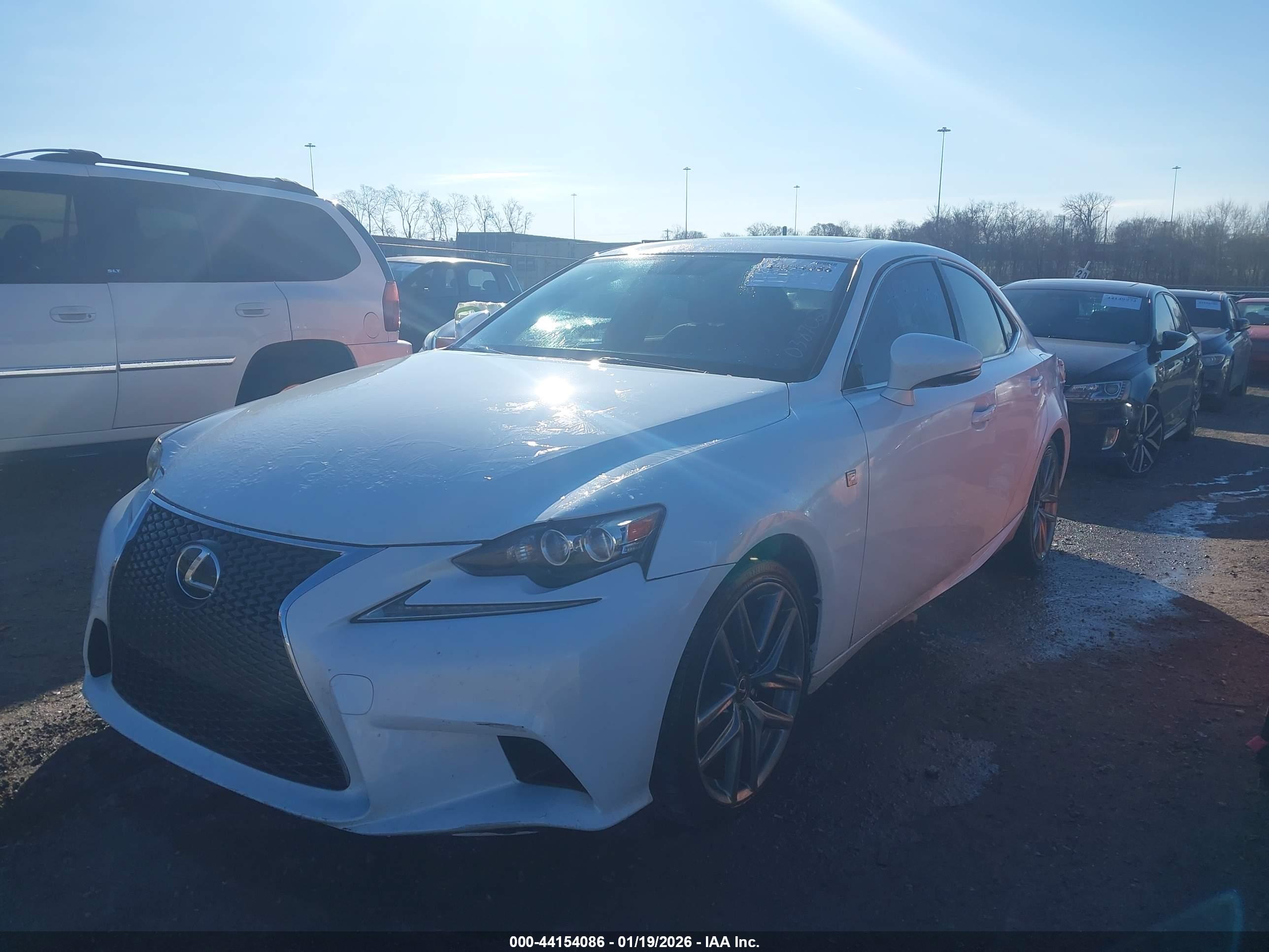 LEXUS IS image 6