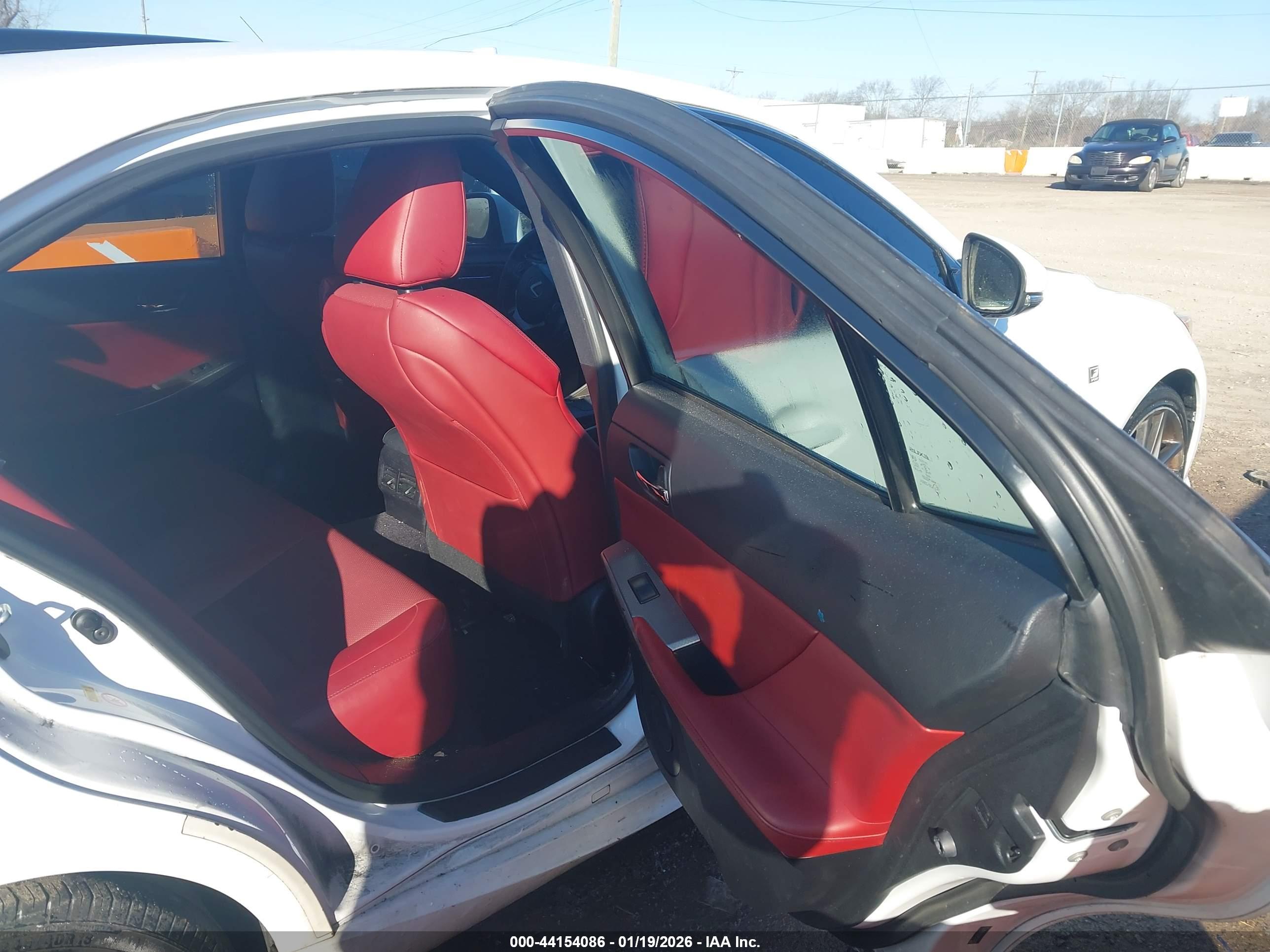 LEXUS IS image 8