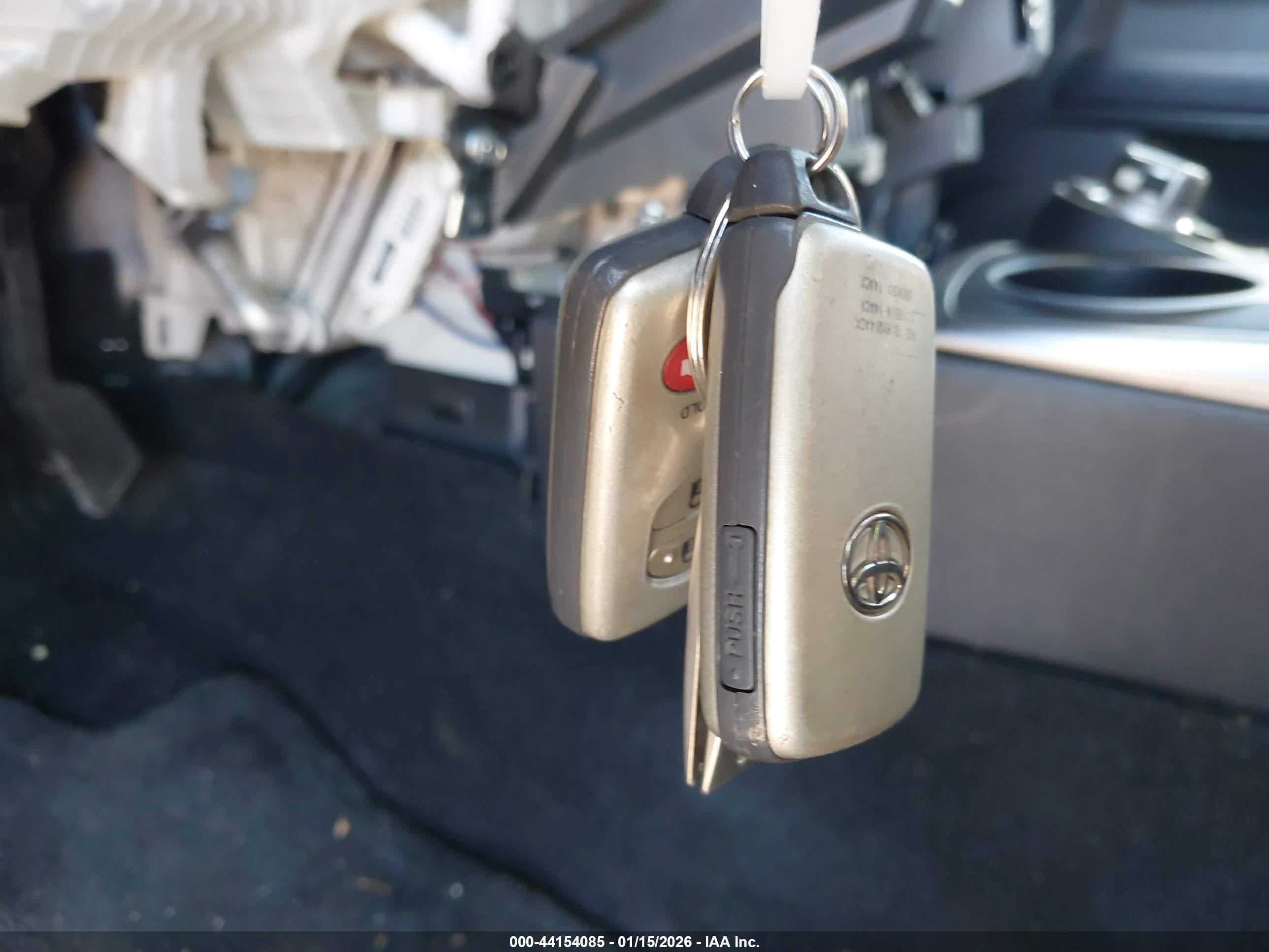 TOYOTA 4RUNNER image 11
