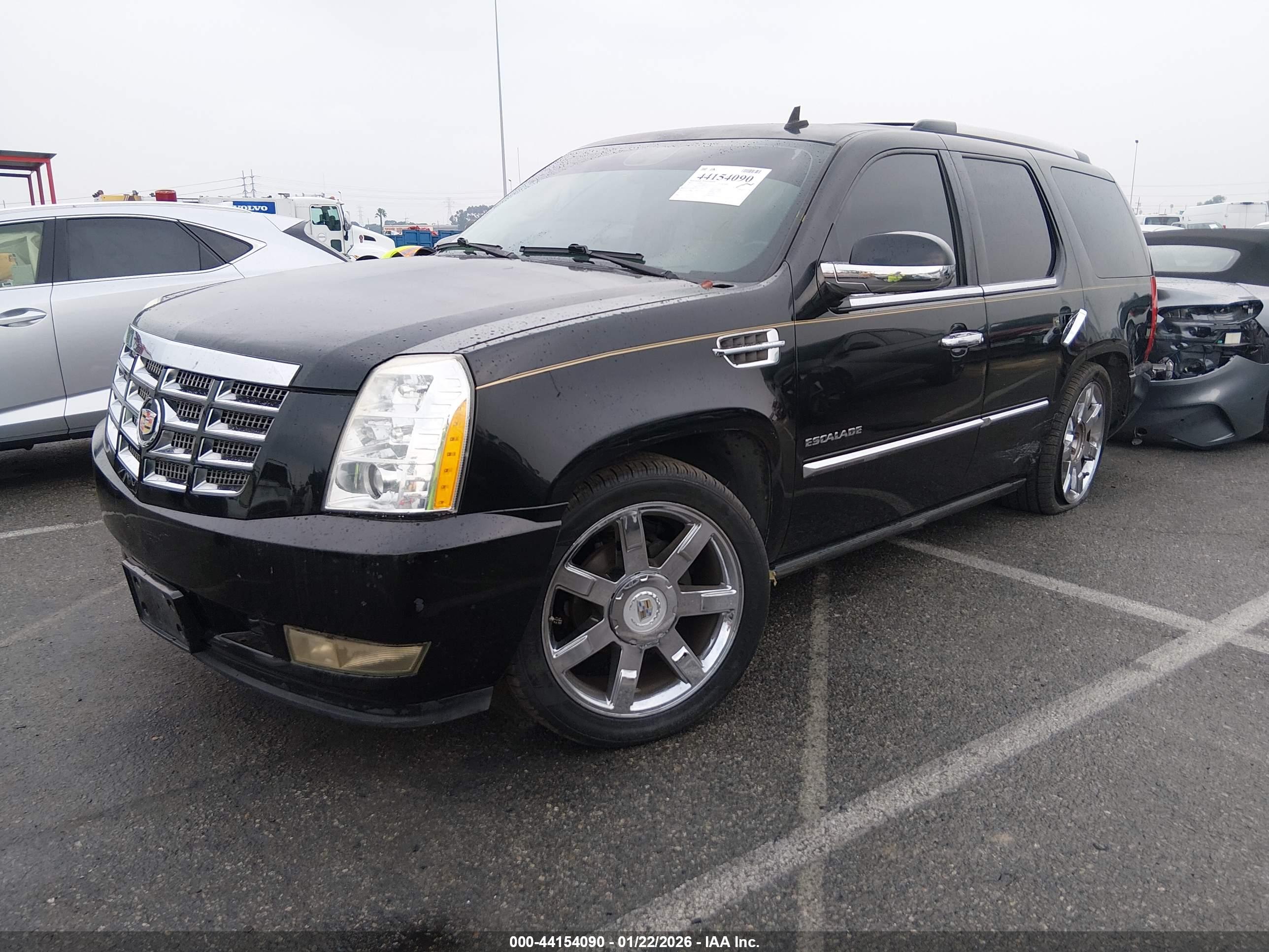 CADILLAC ESCALADE image 2