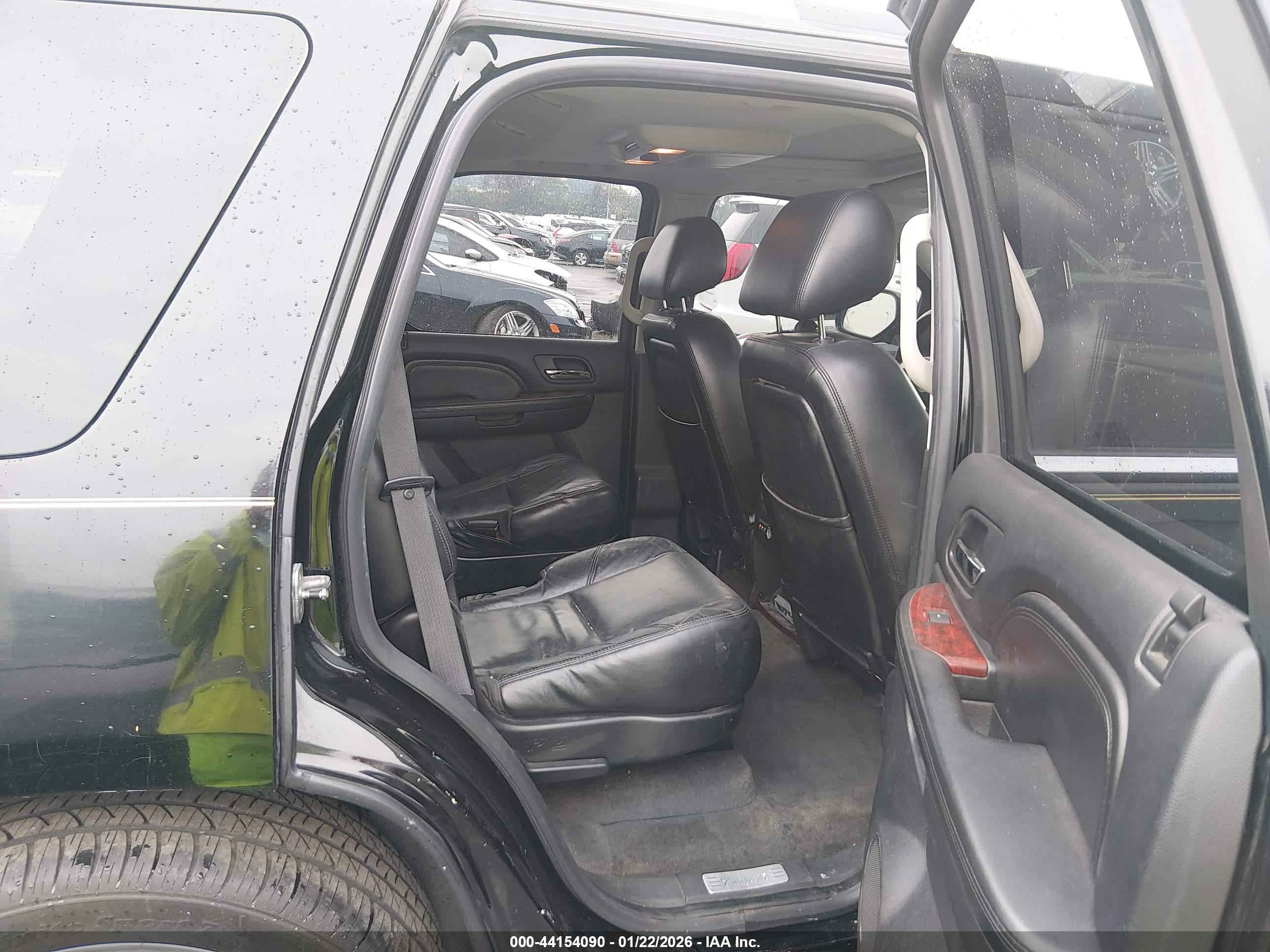 CADILLAC ESCALADE image 8