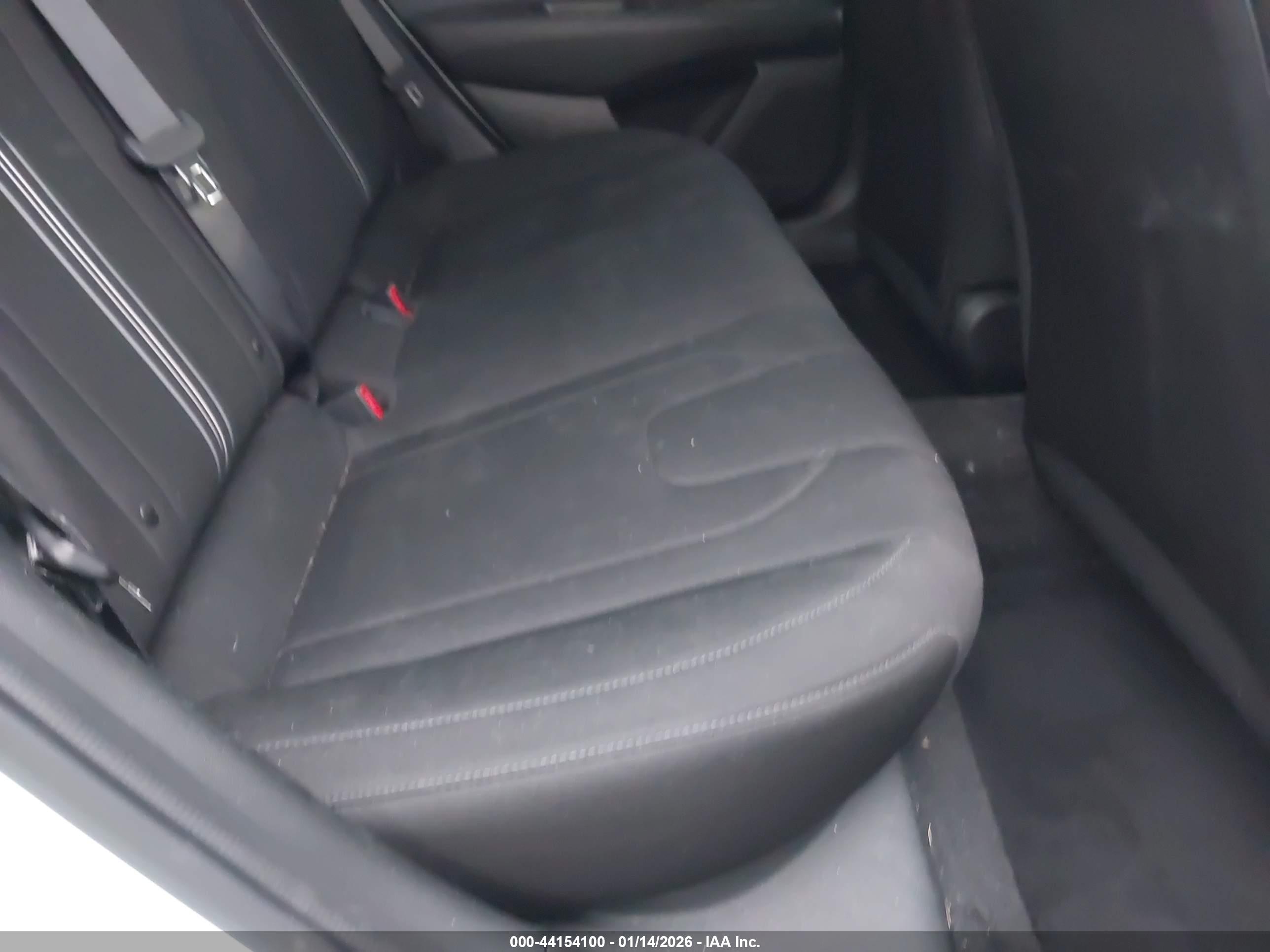 HYUNDAI ELANTRA image 8
