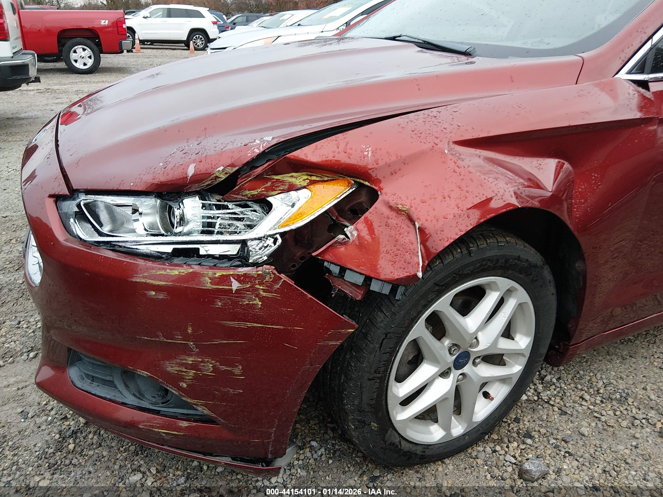 FORD FUSION image 6