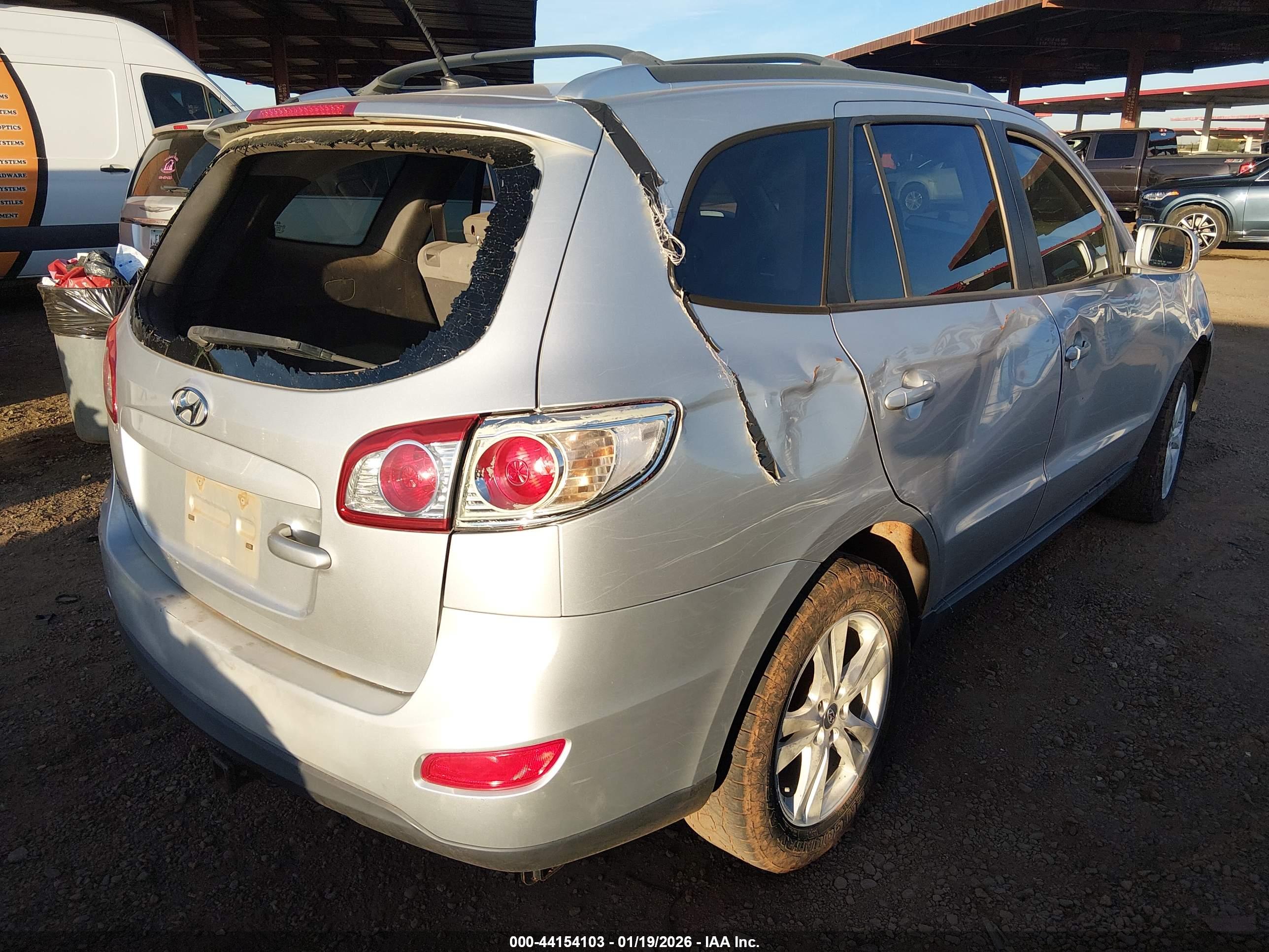 HYUNDAI SANTA image 4