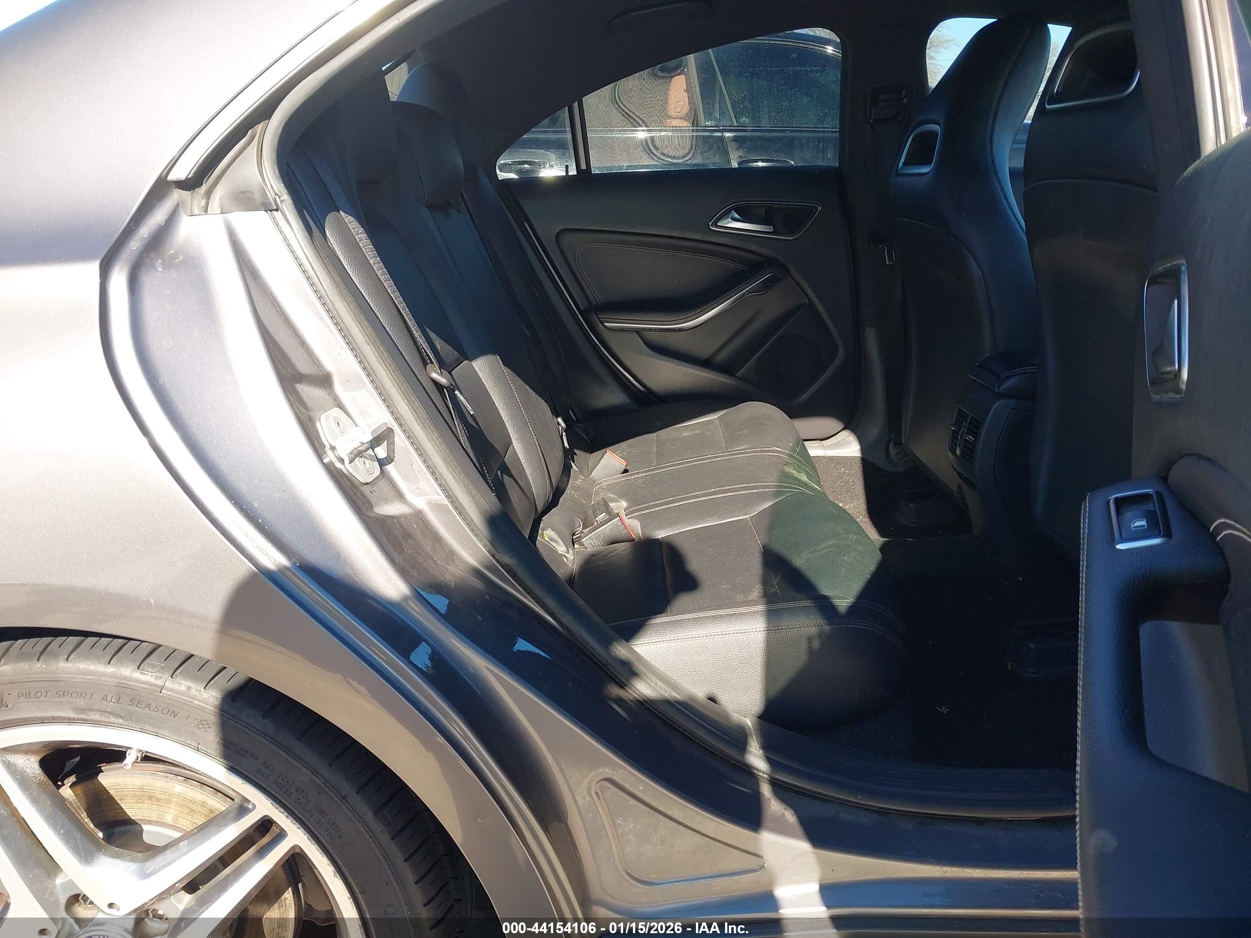 MERCEDES-BENZ CLA image 8