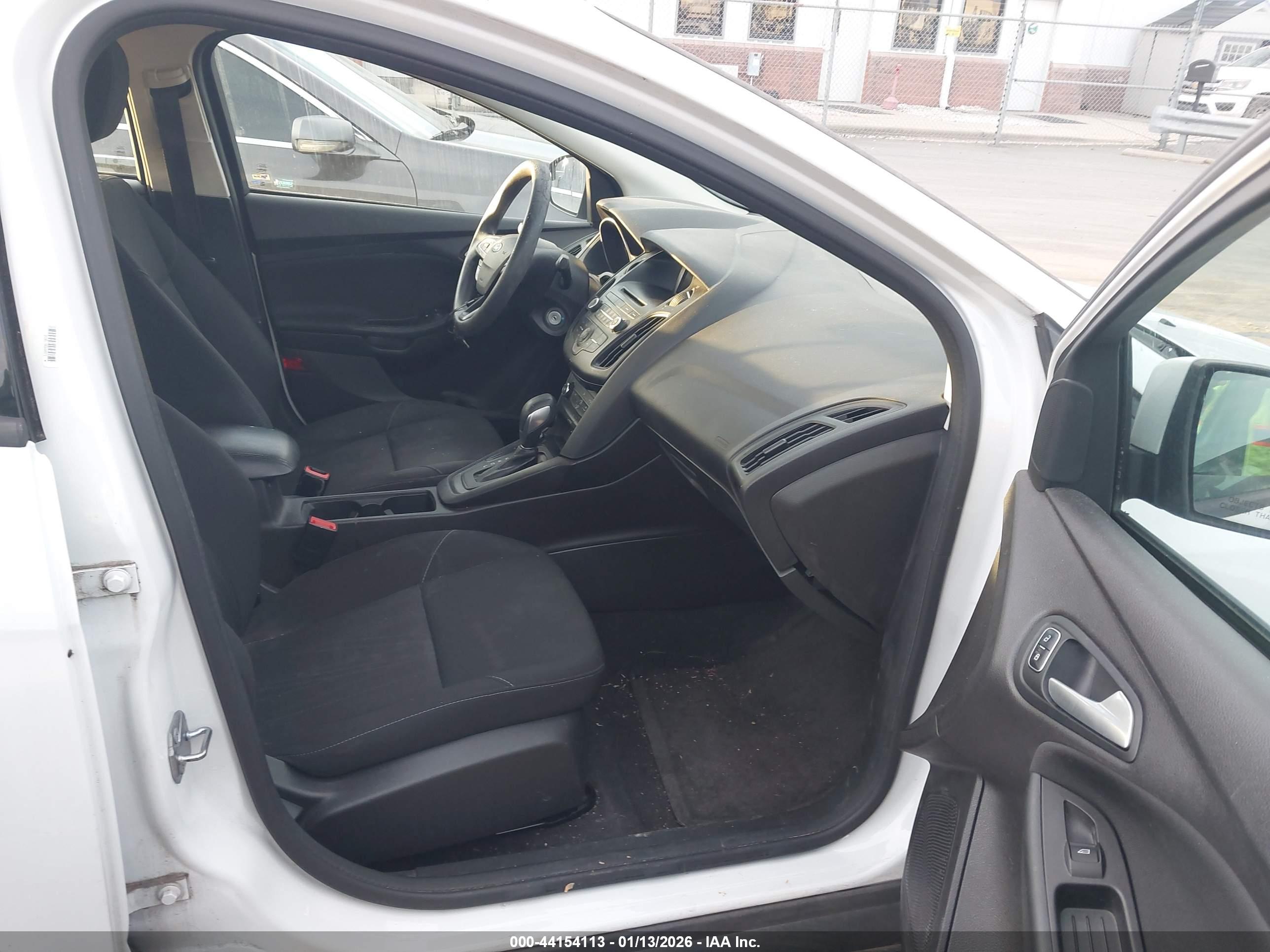 FORD FOCUS image 5