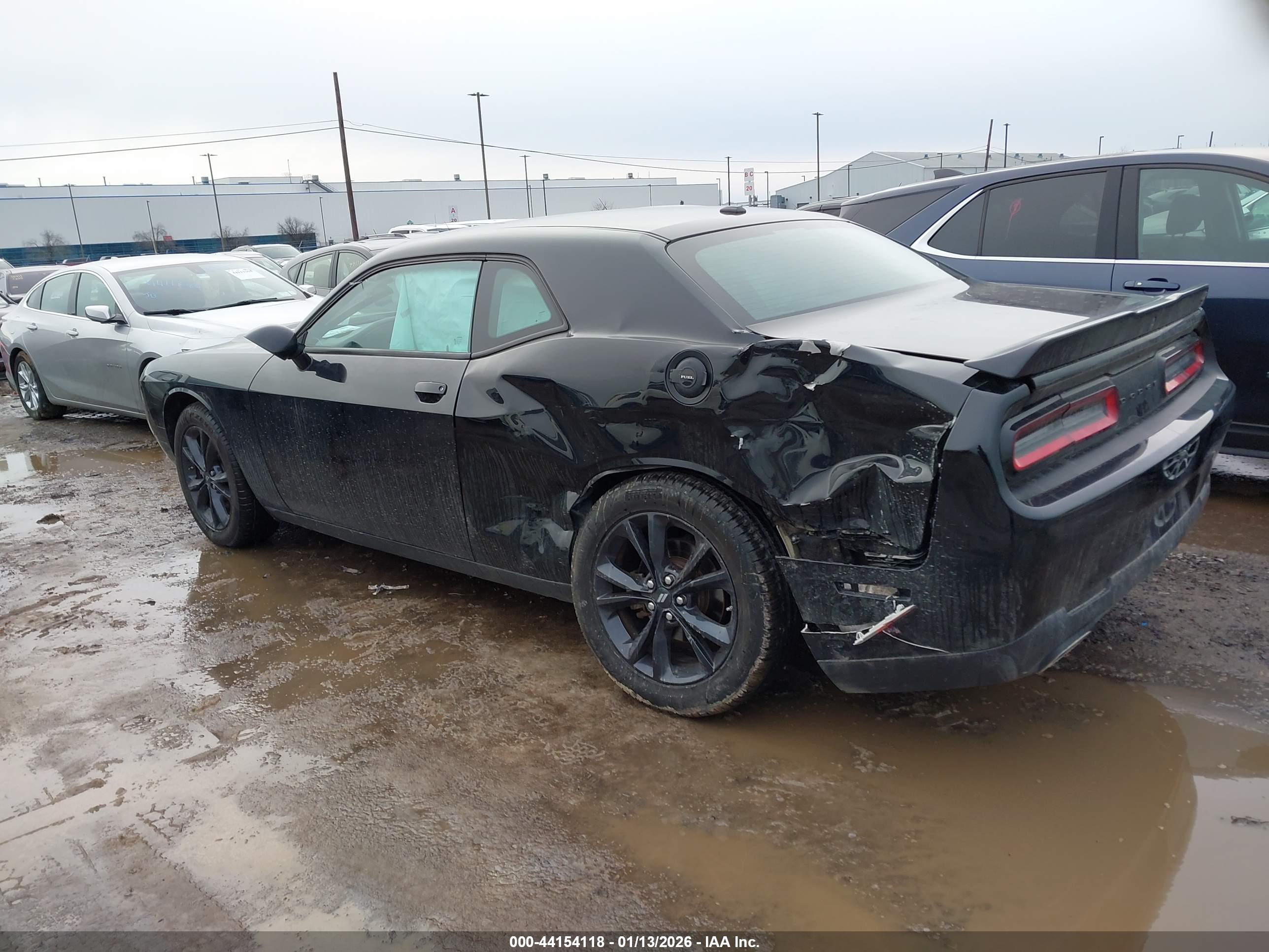 DODGE CHALLENGER image 3