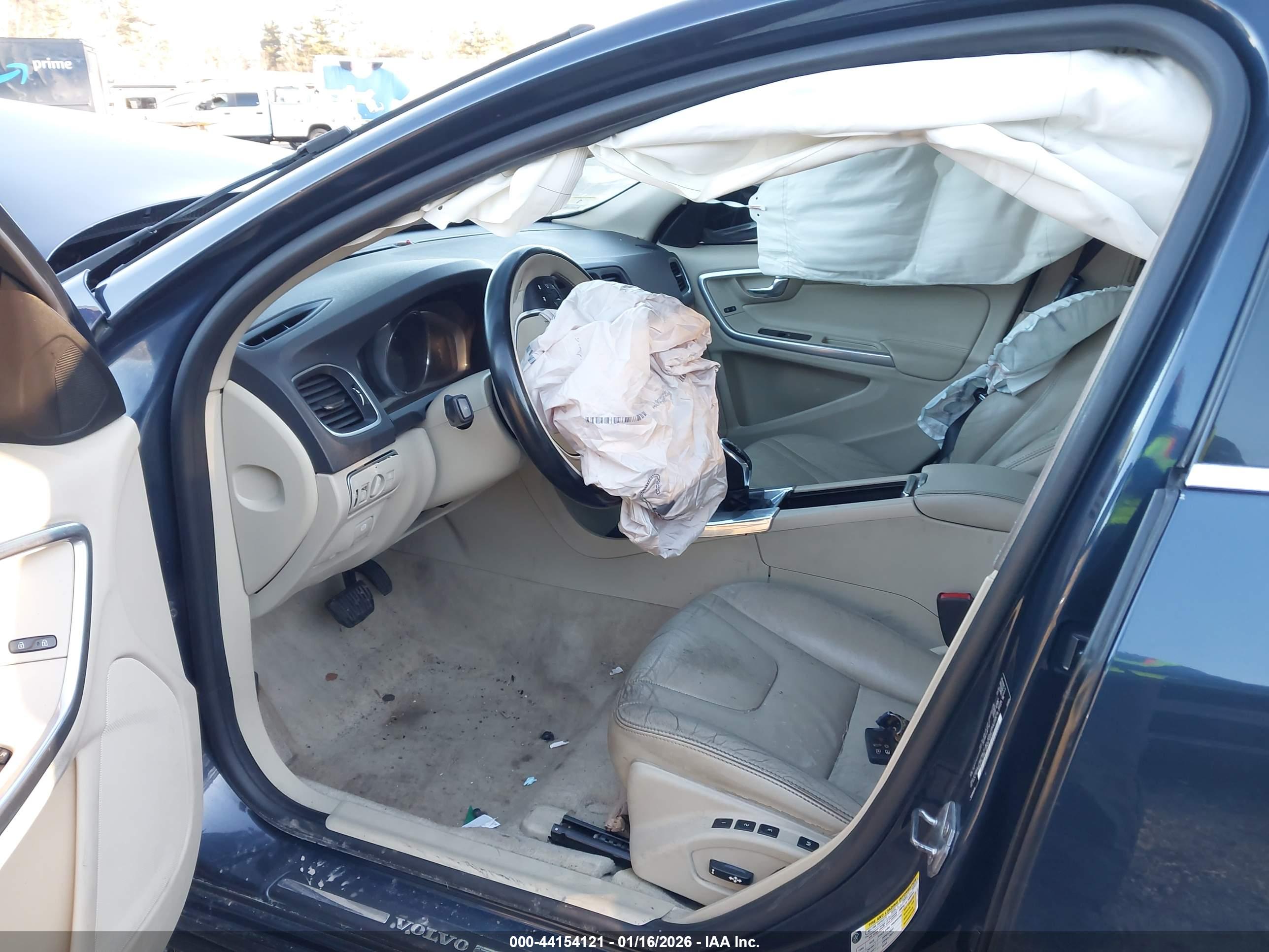 VOLVO S60 image 5