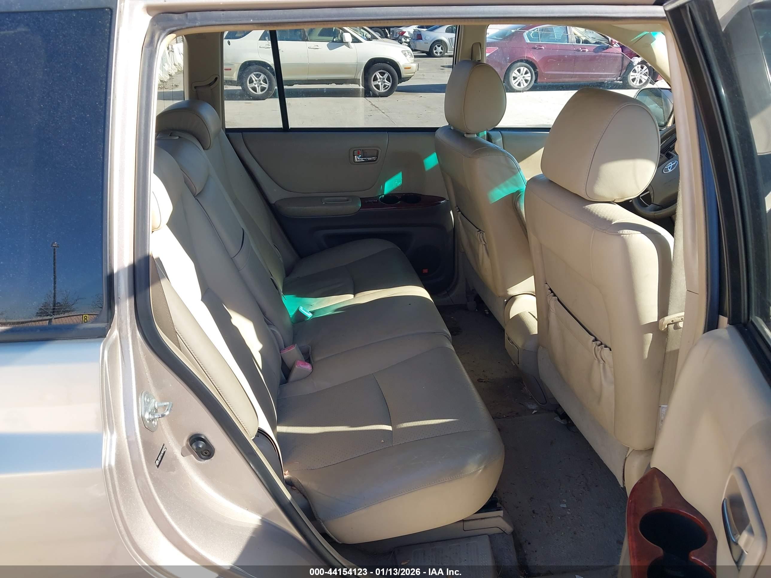 TOYOTA HIGHLANDER image 8