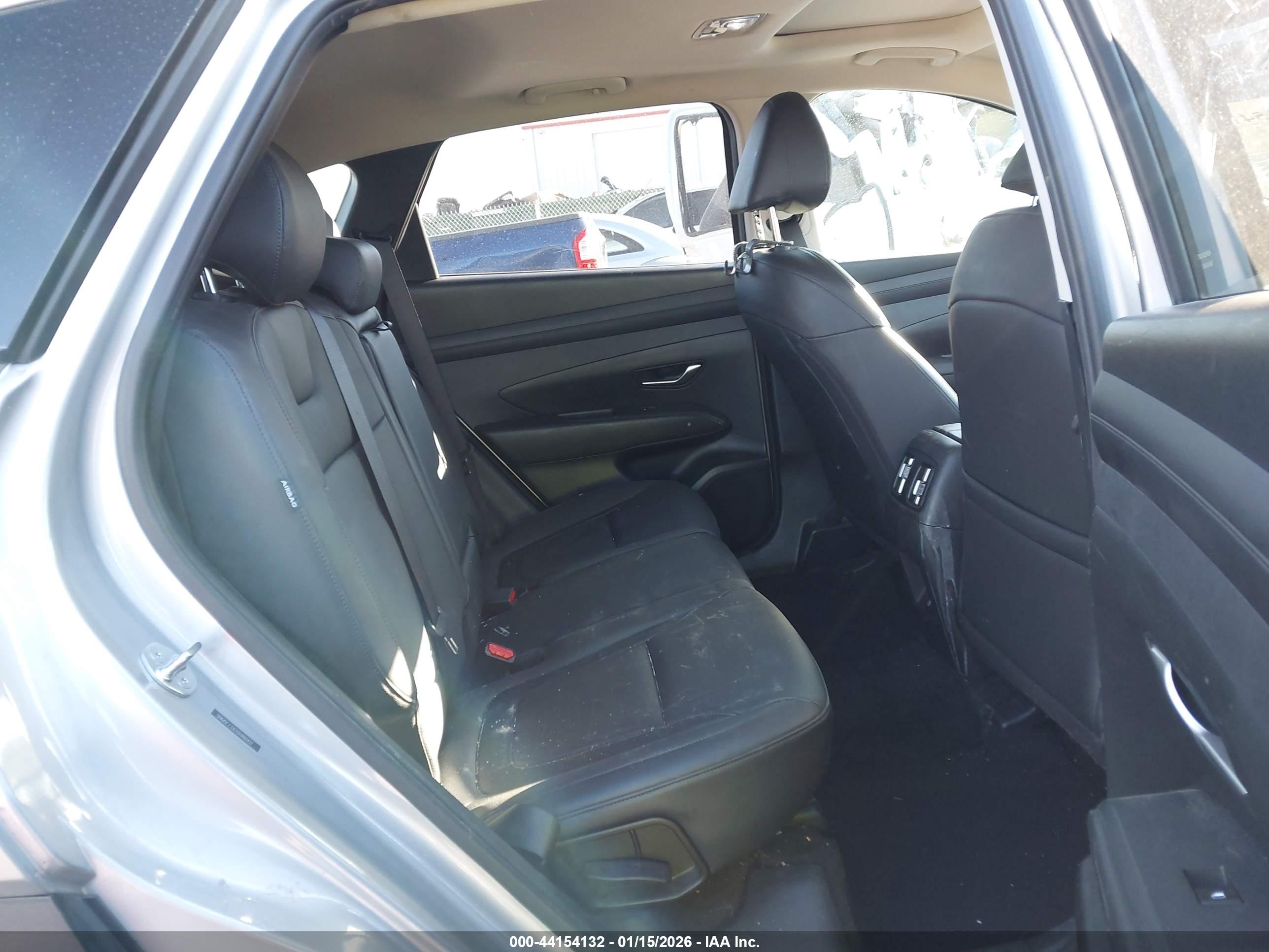 HYUNDAI TUCSON image 8