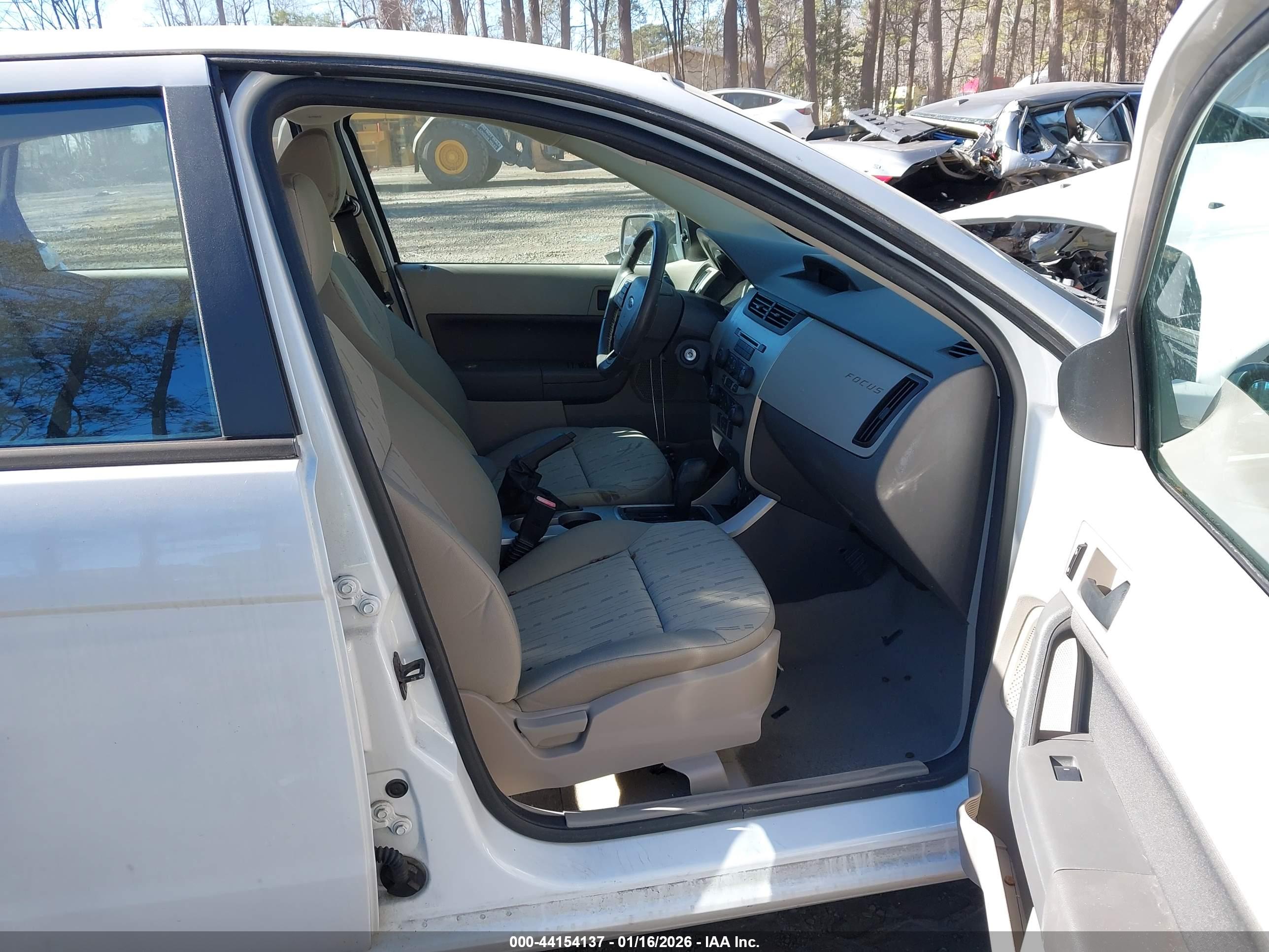 FORD FOCUS image 5