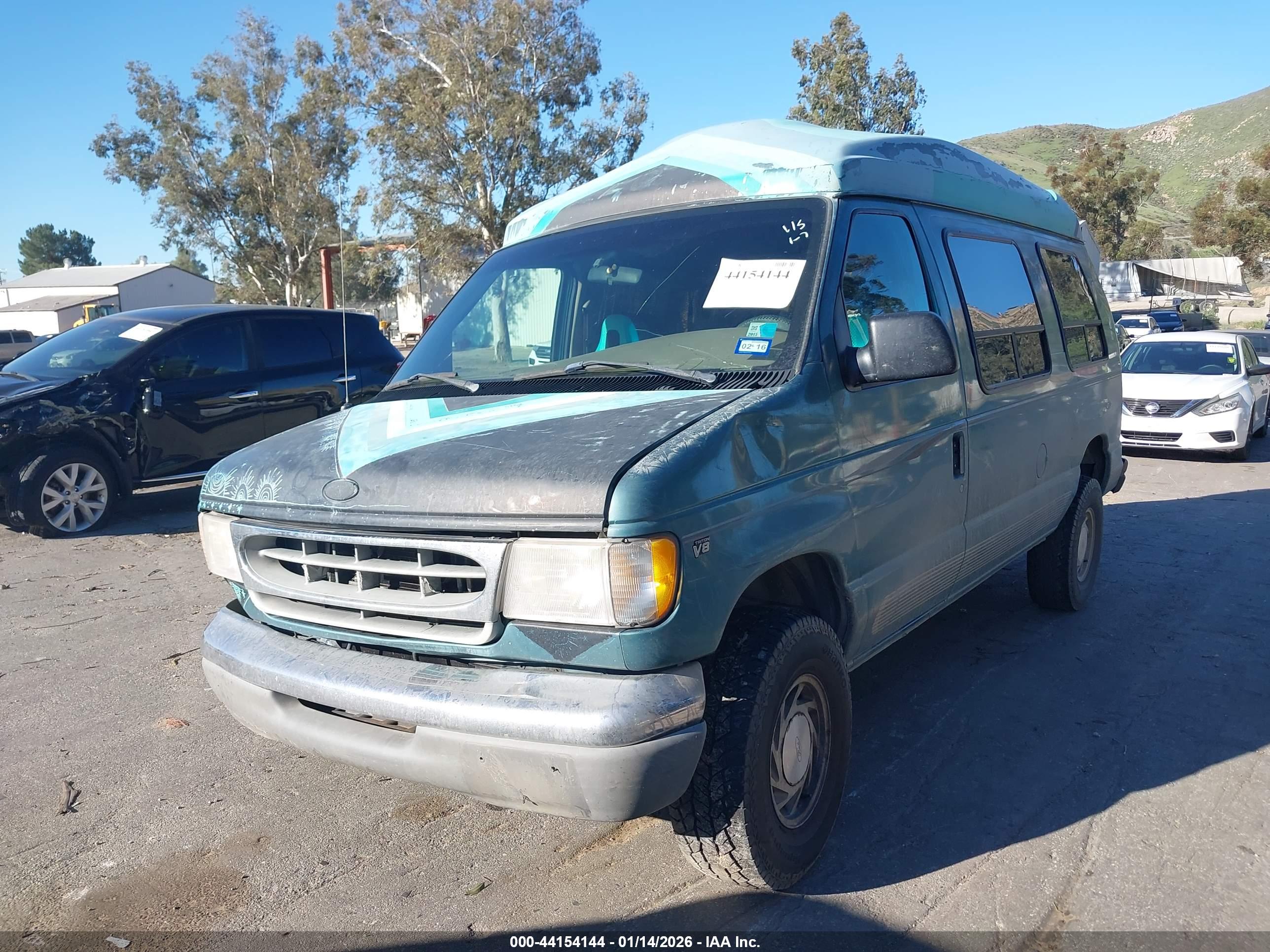 FORD E-150 image 2