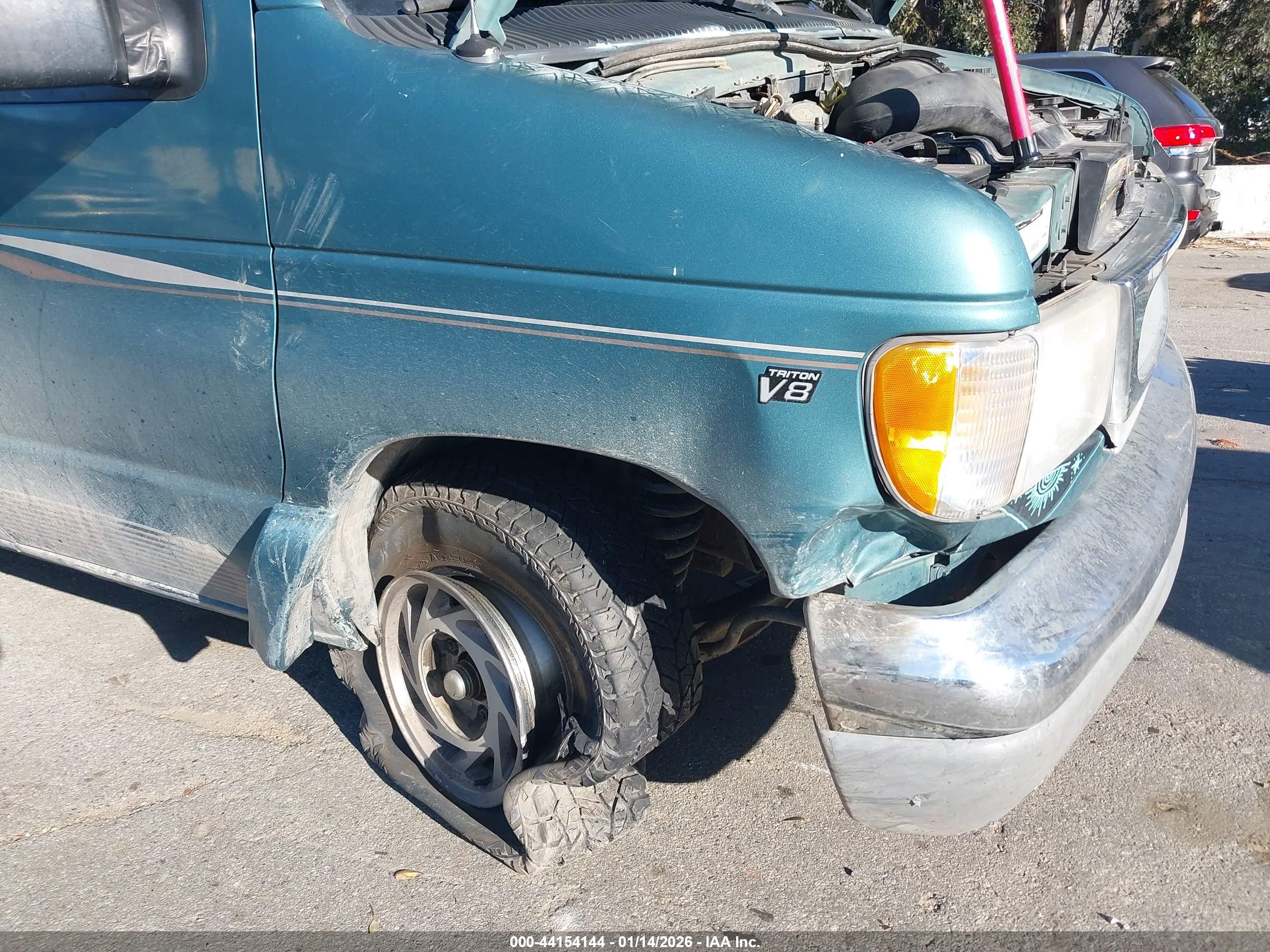 FORD E-150 image 6