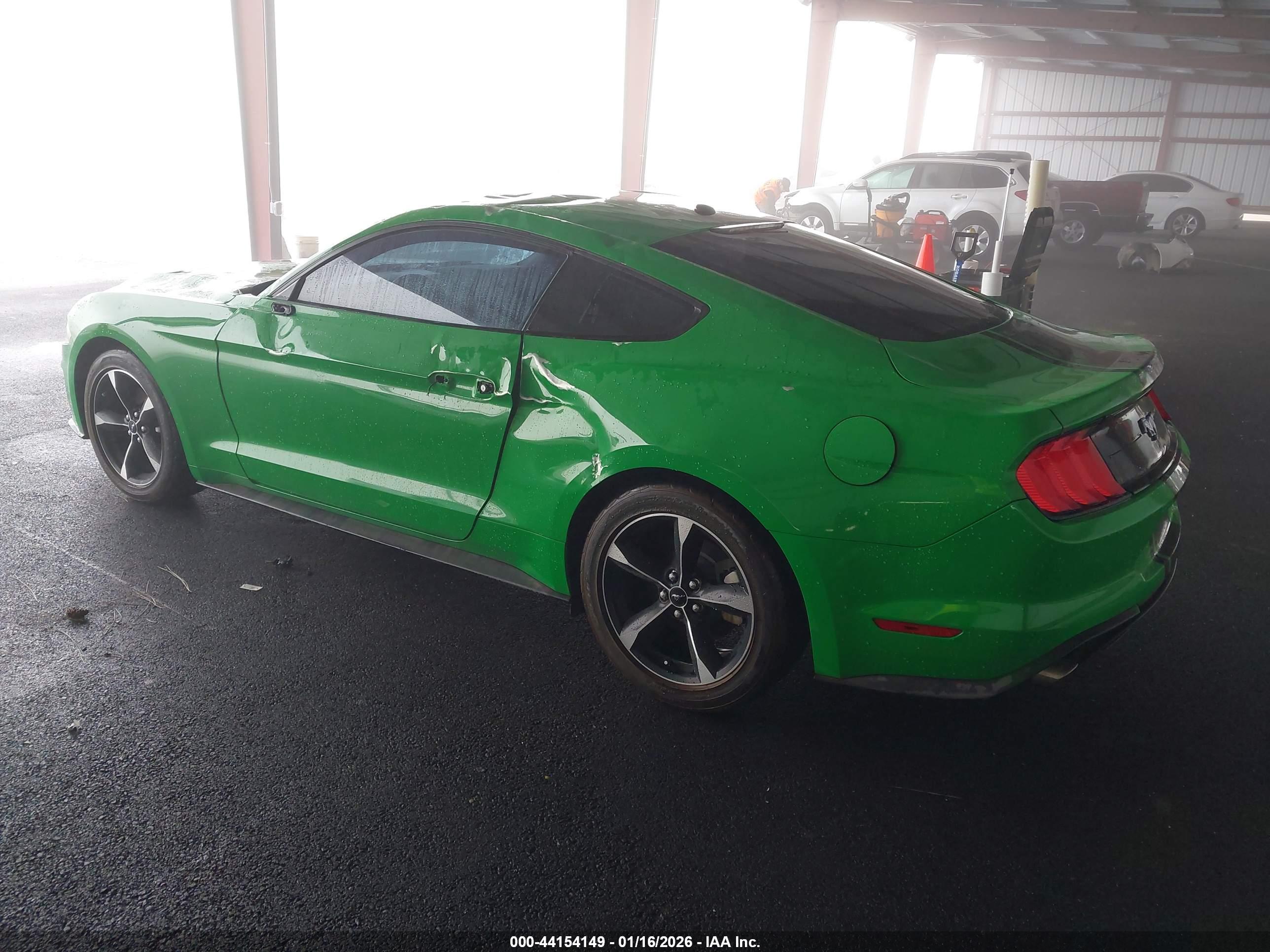 FORD MUSTANG image 3