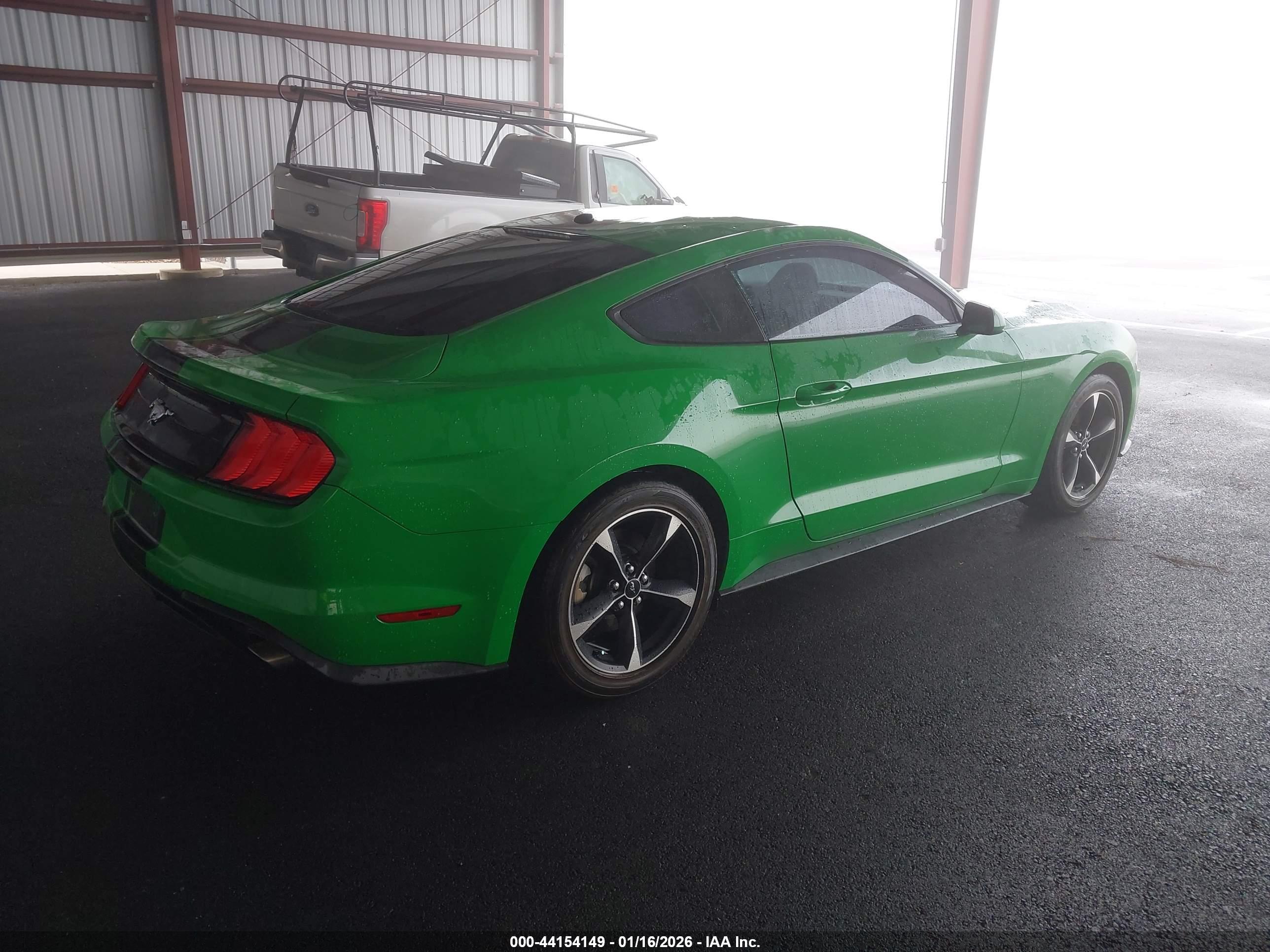 FORD MUSTANG image 4