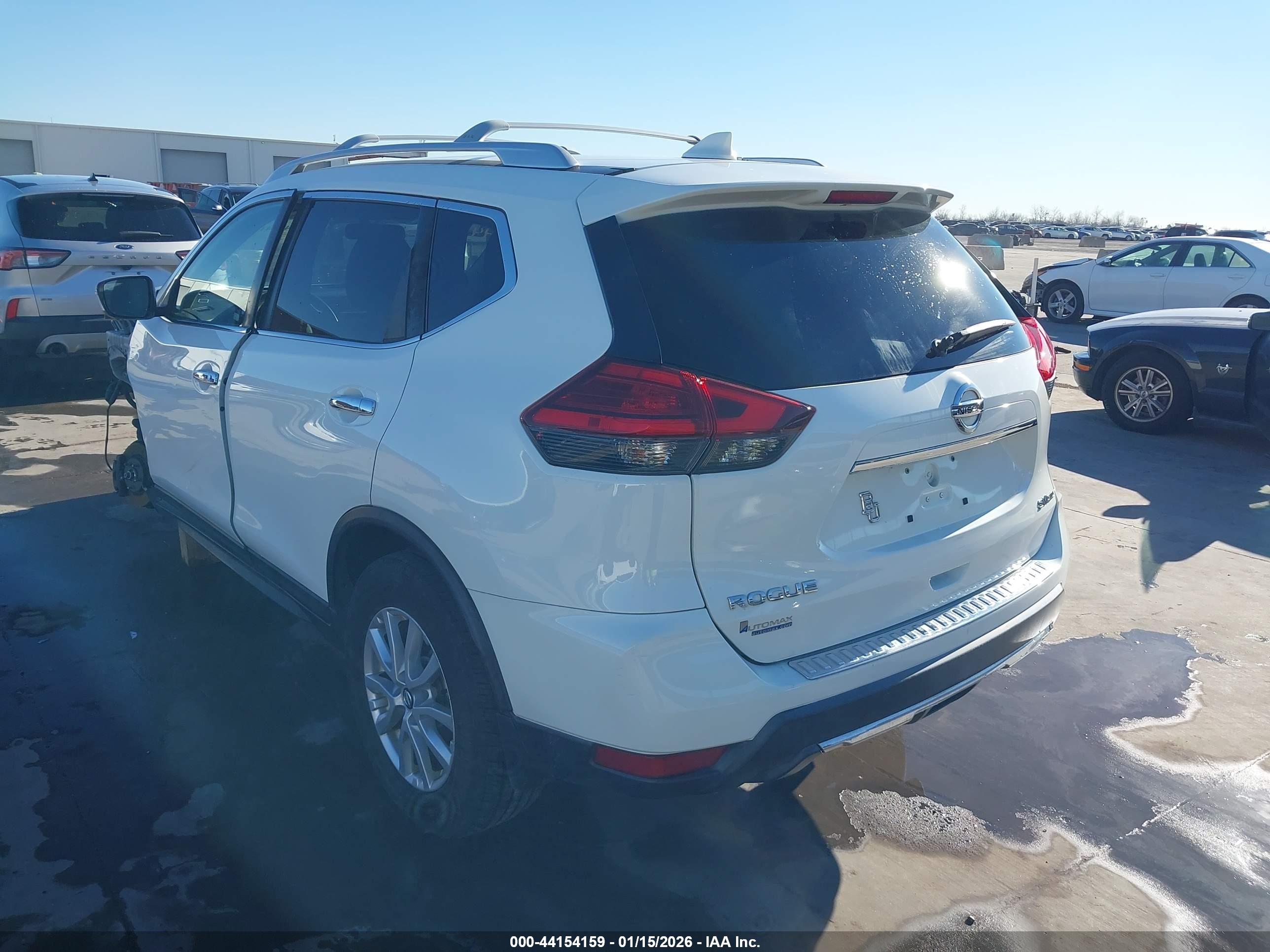 NISSAN ROGUE image 3