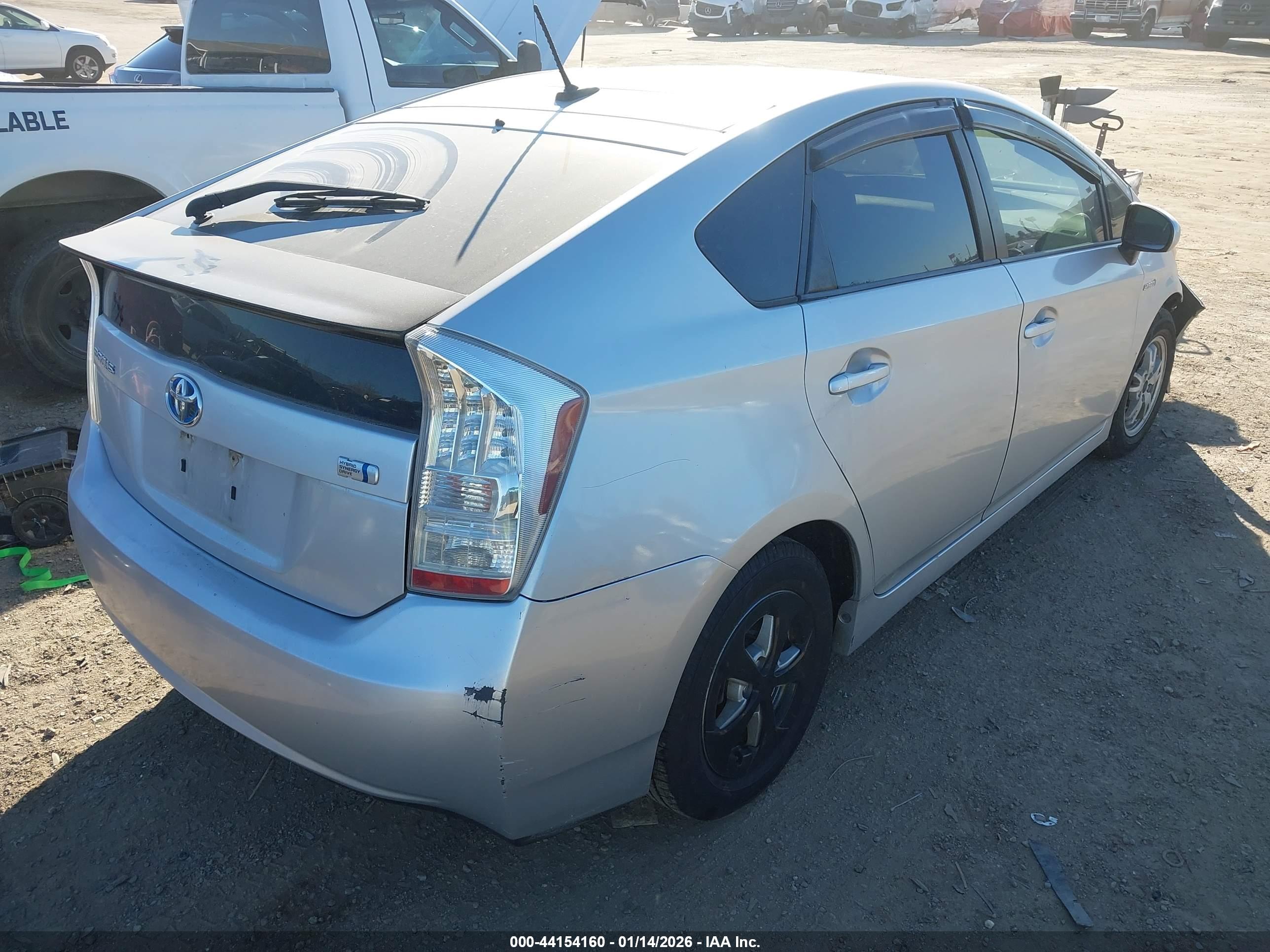 TOYOTA PRIUS image 4