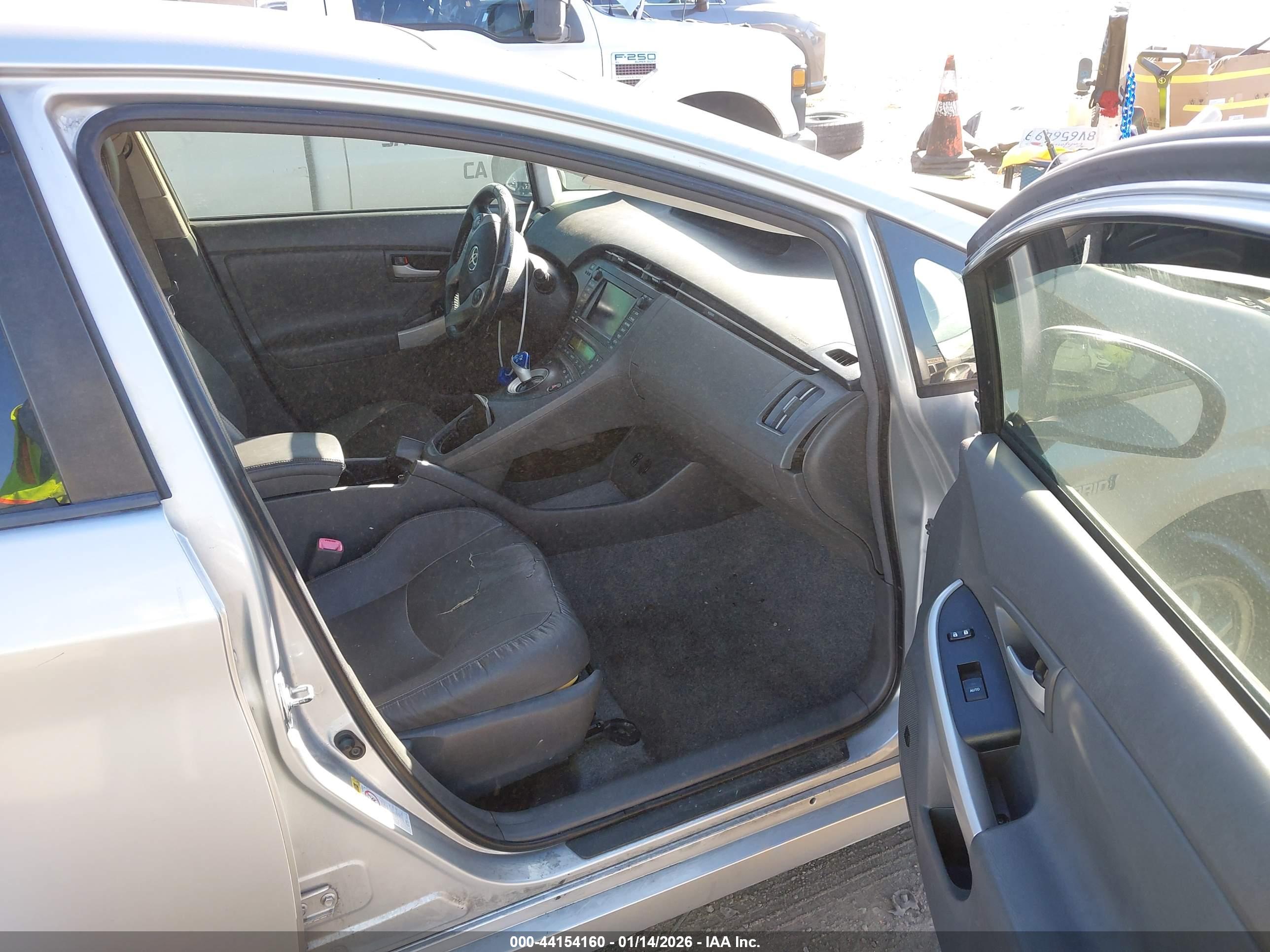 TOYOTA PRIUS image 5