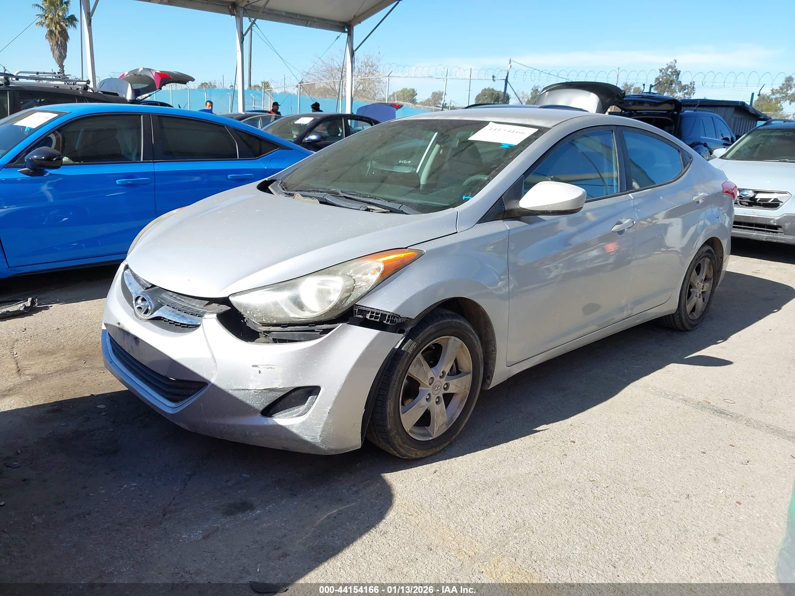 HYUNDAI ELANTRA image 2