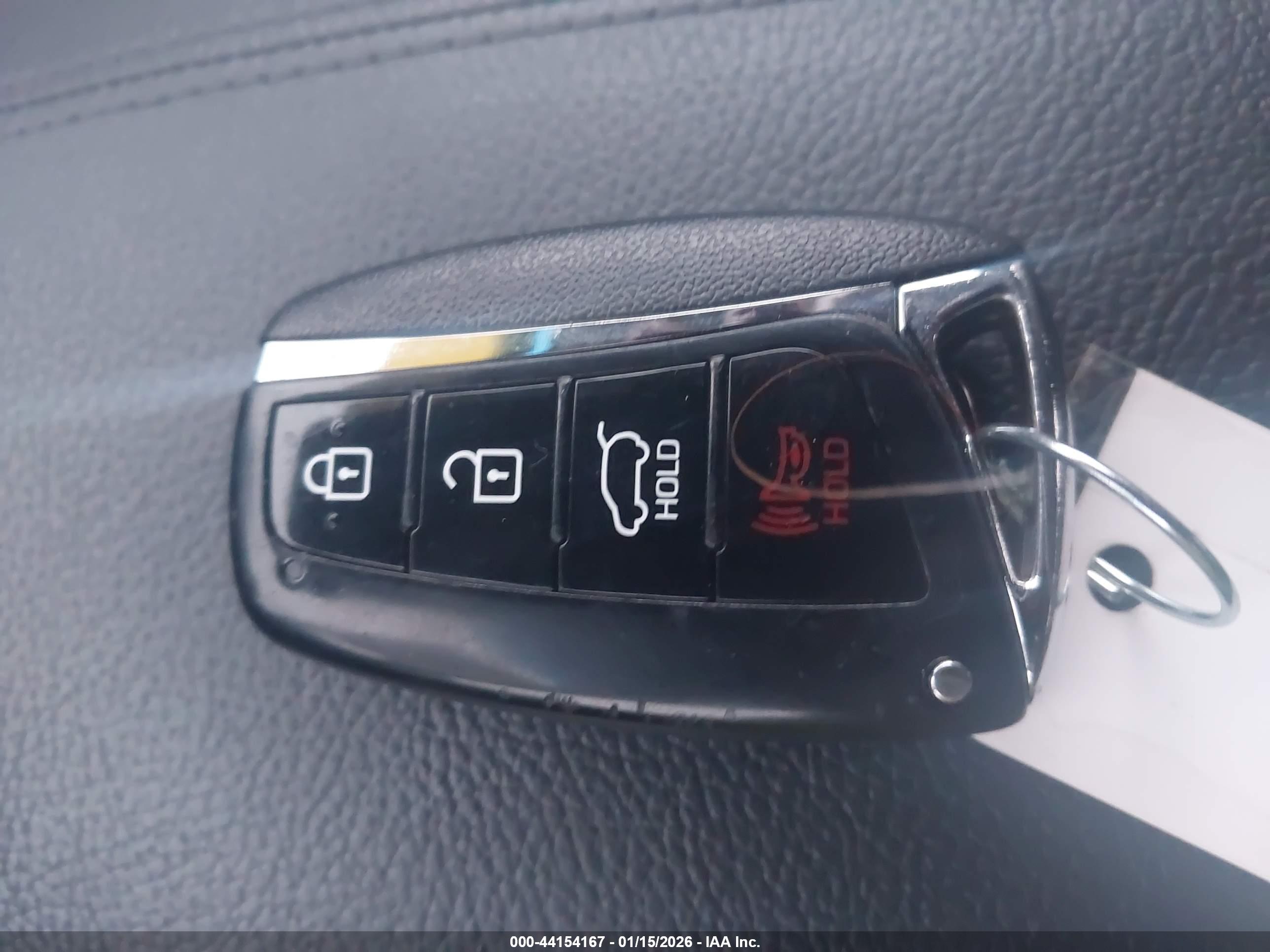 HYUNDAI SANTA image 11