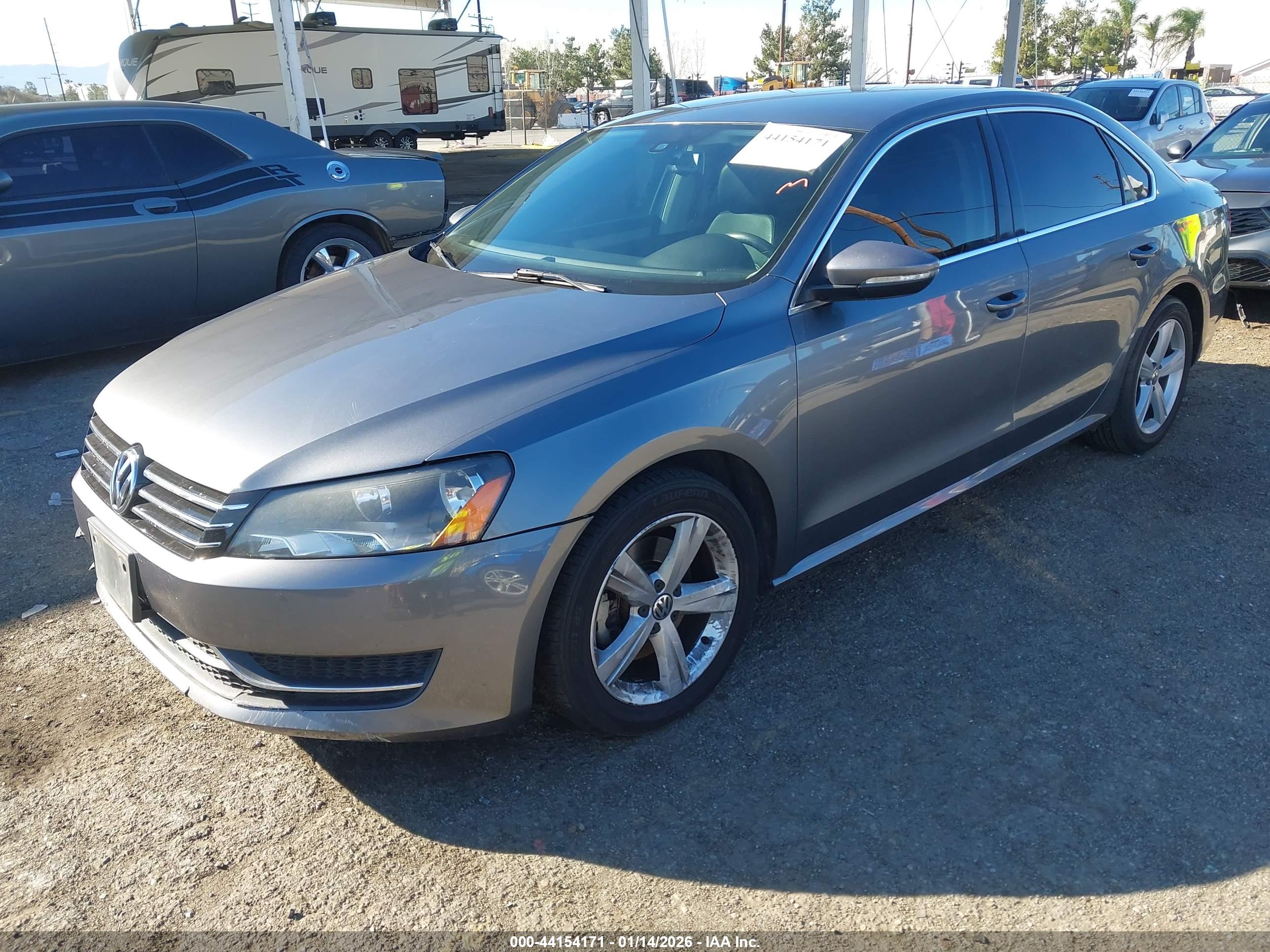 VOLKSWAGEN PASSAT image 2