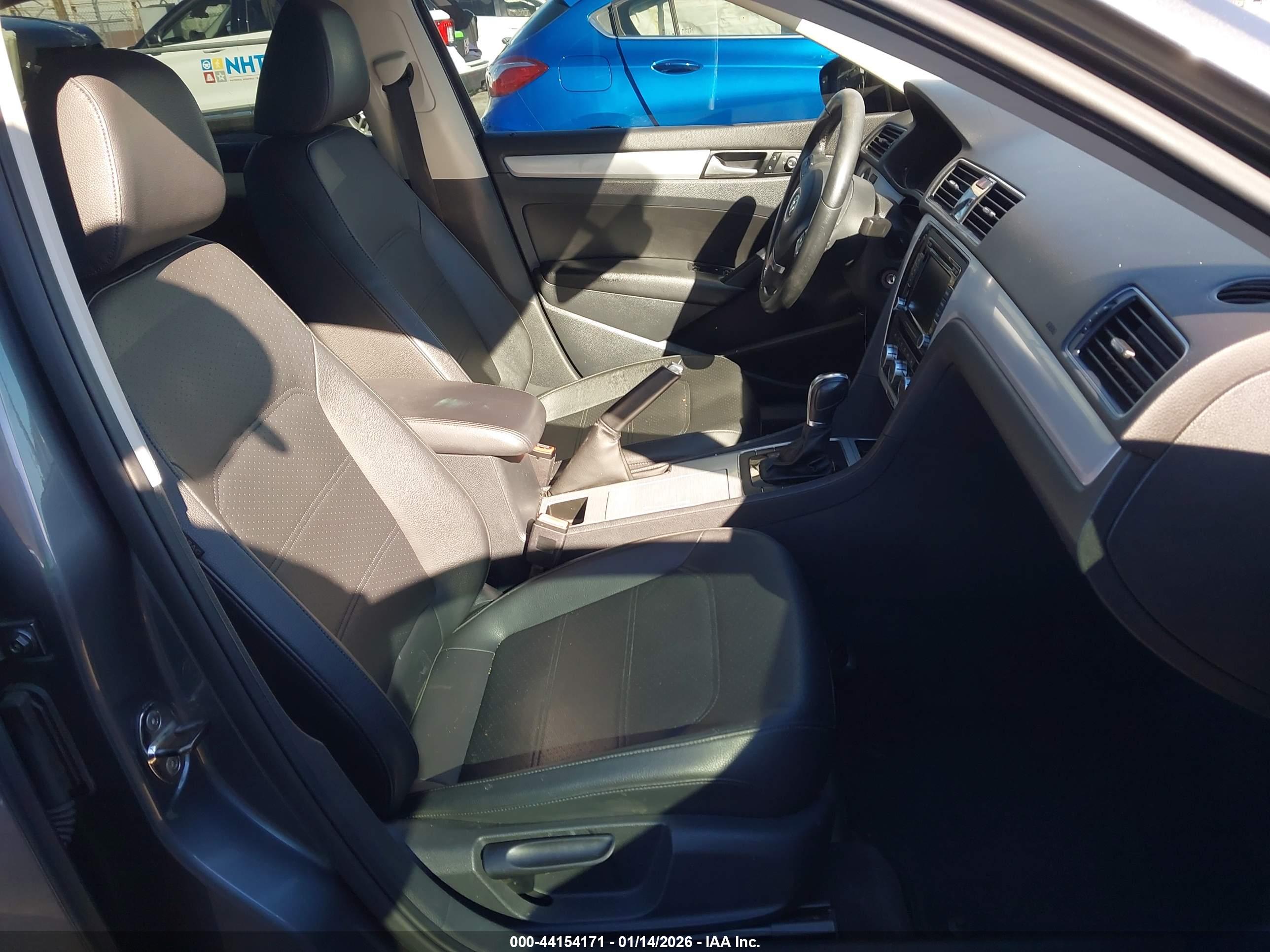 VOLKSWAGEN PASSAT image 5