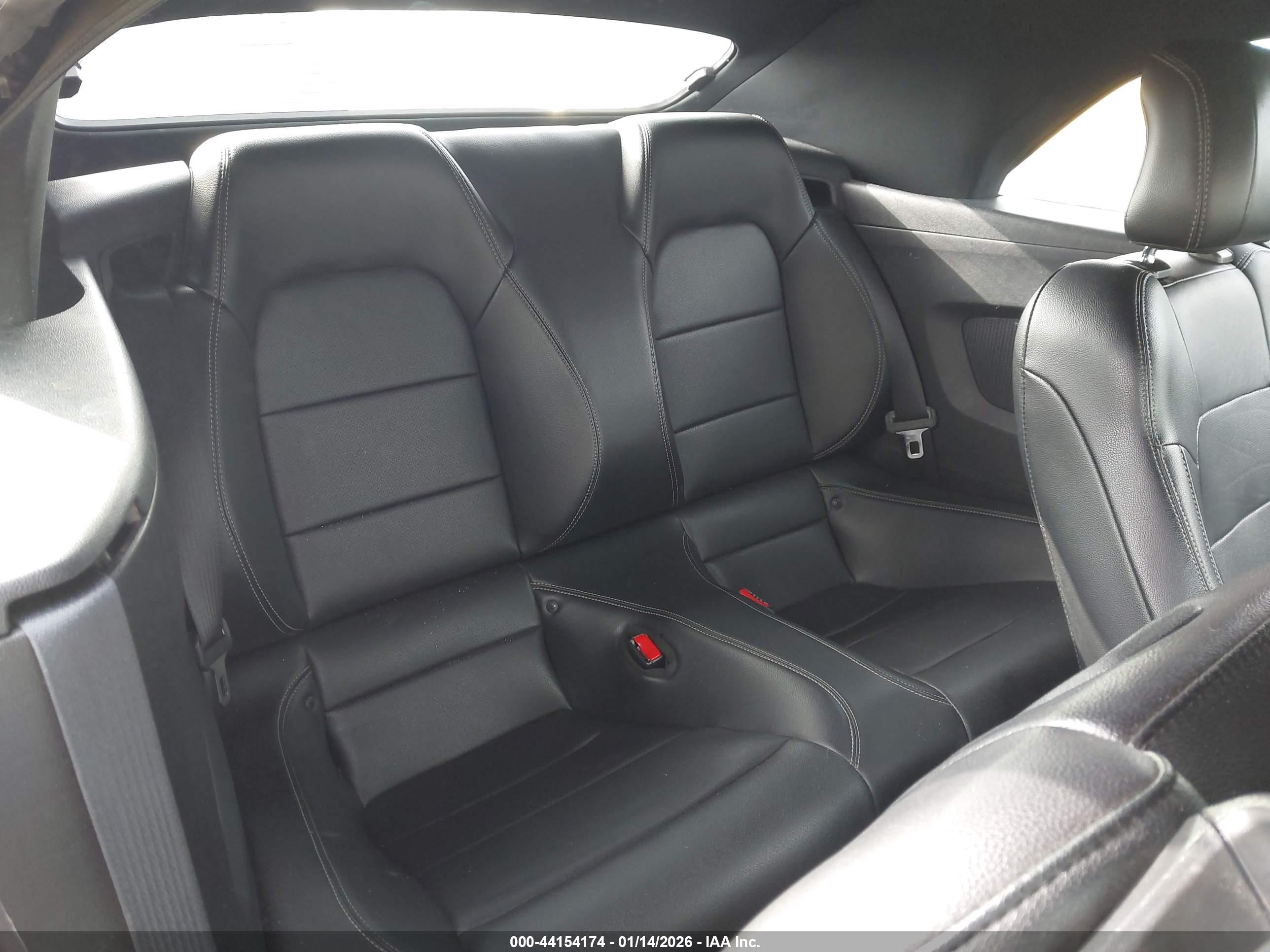FORD MUSTANG image 8