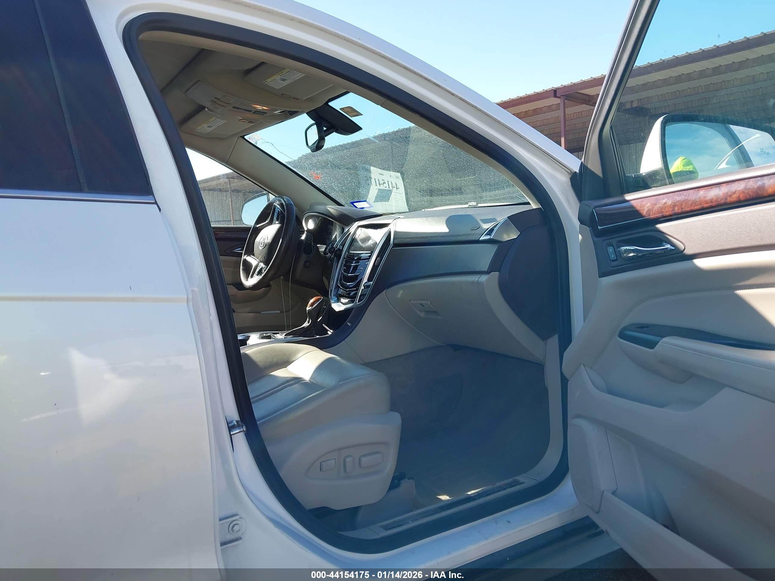 CADILLAC SRX image 5