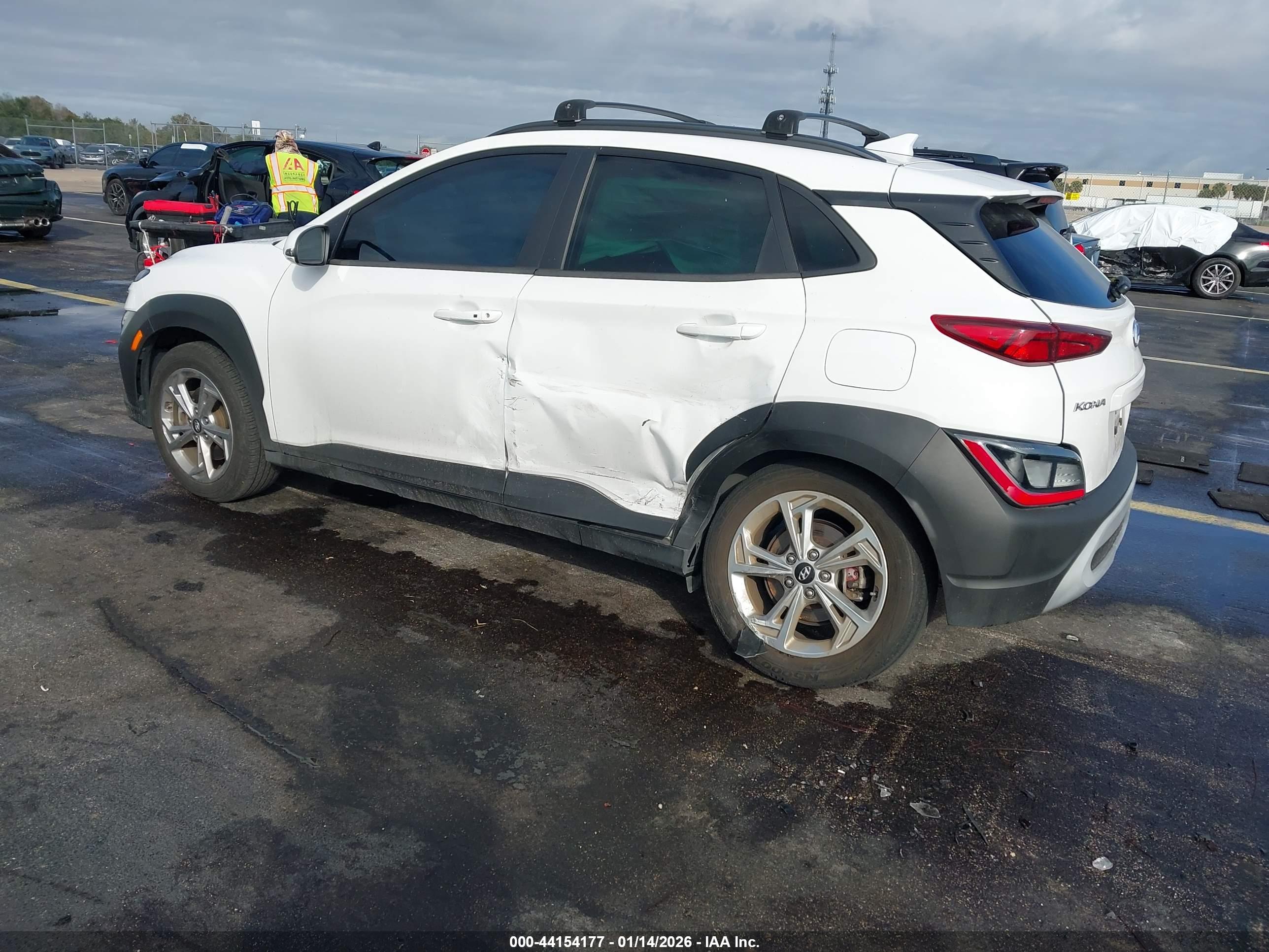 HYUNDAI KONA image 3