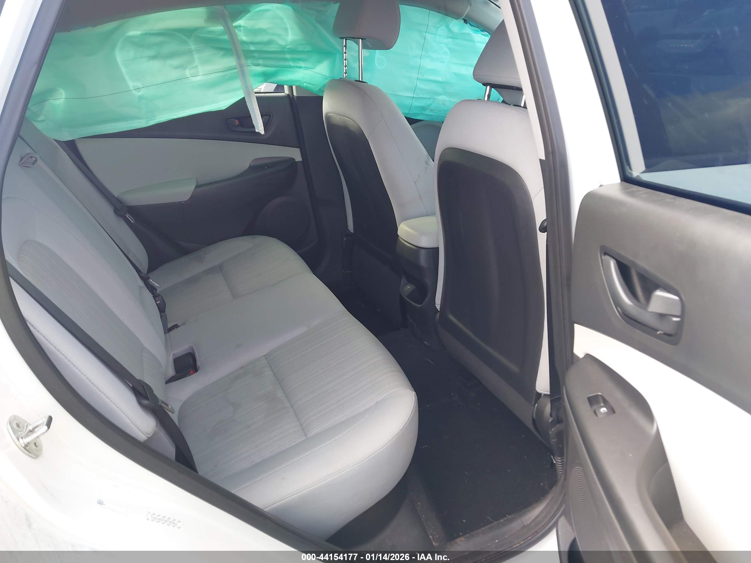 HYUNDAI KONA image 8