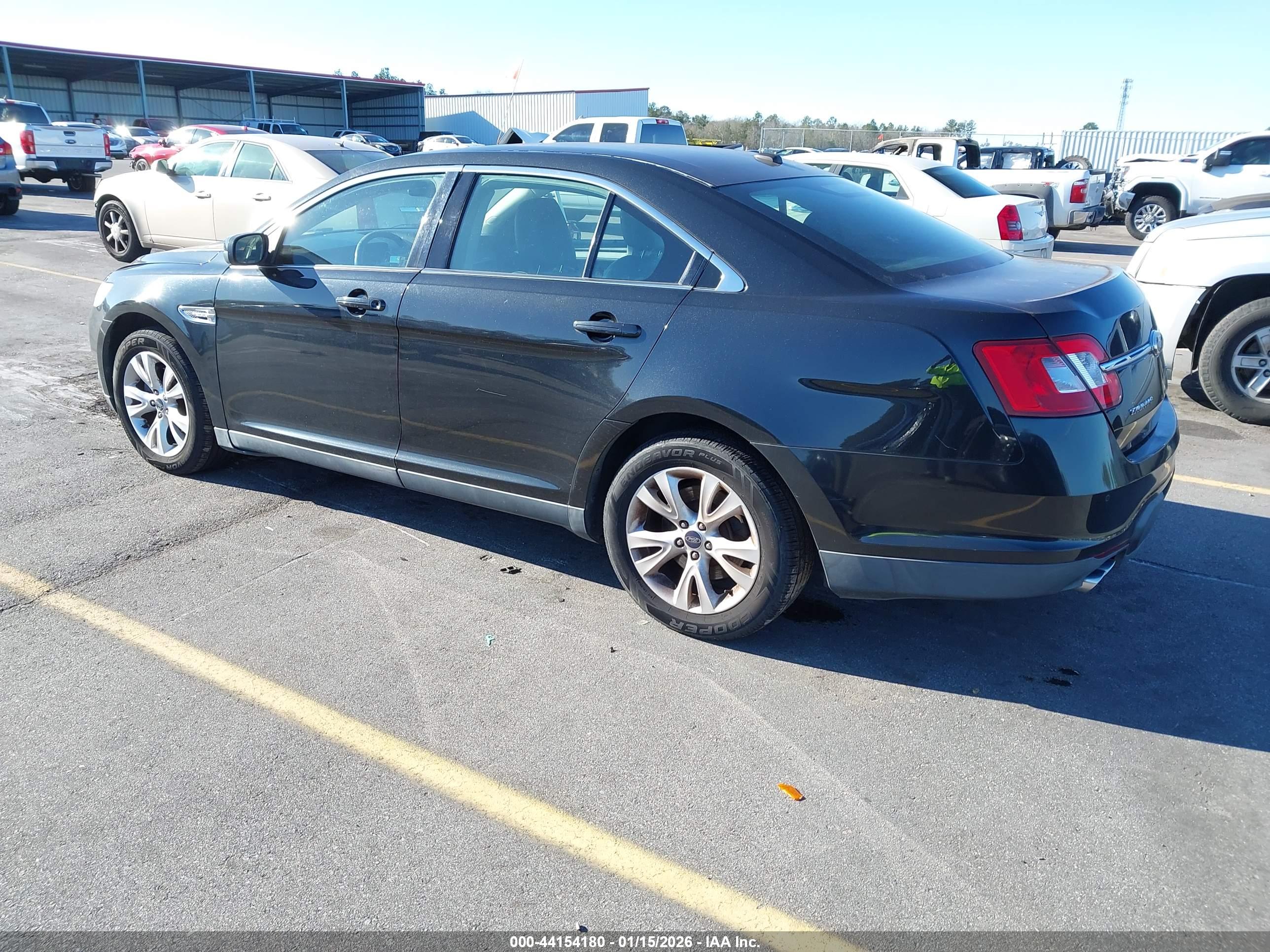 FORD TAURUS image 3