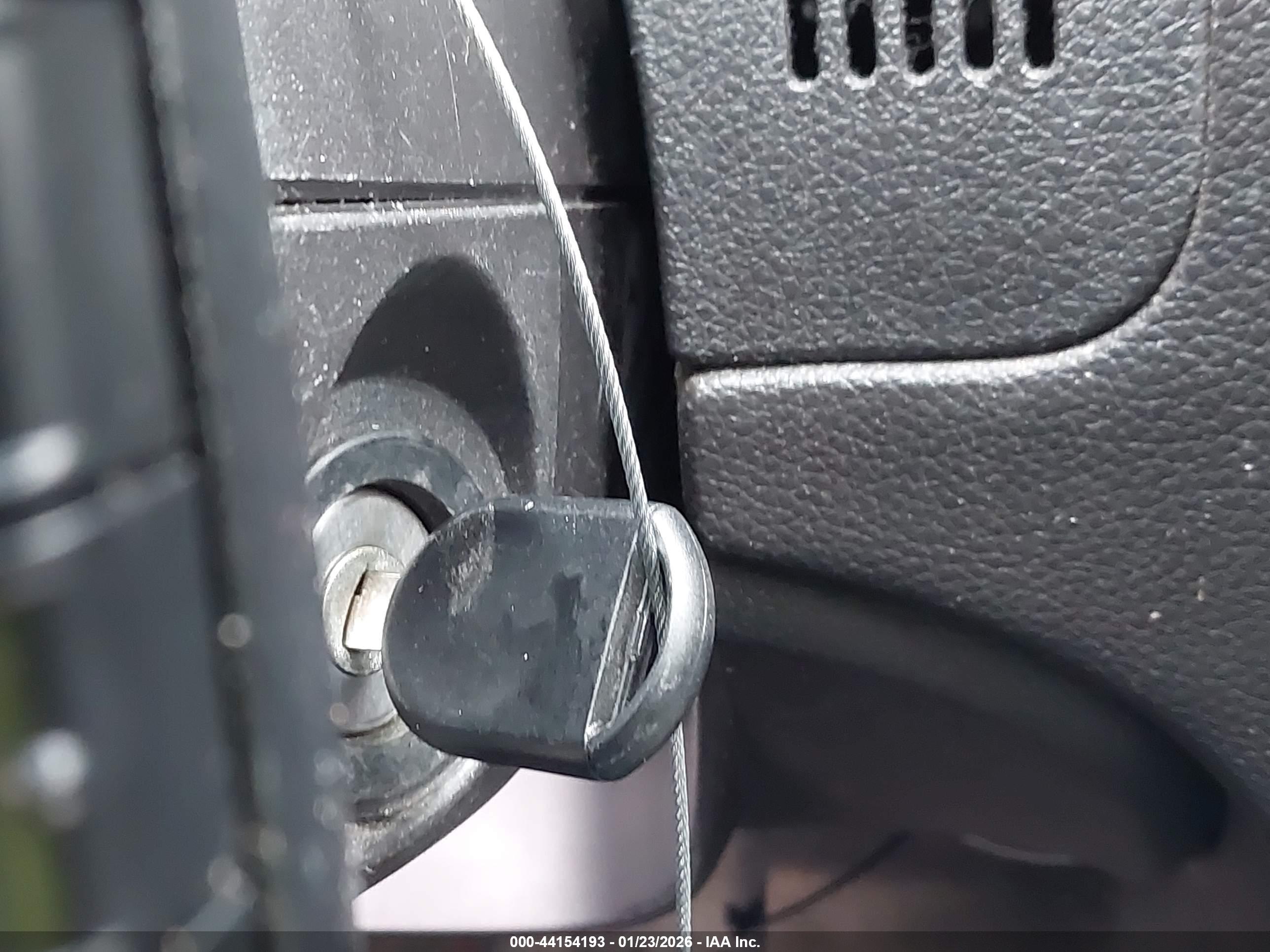 FORD FUSION image 11