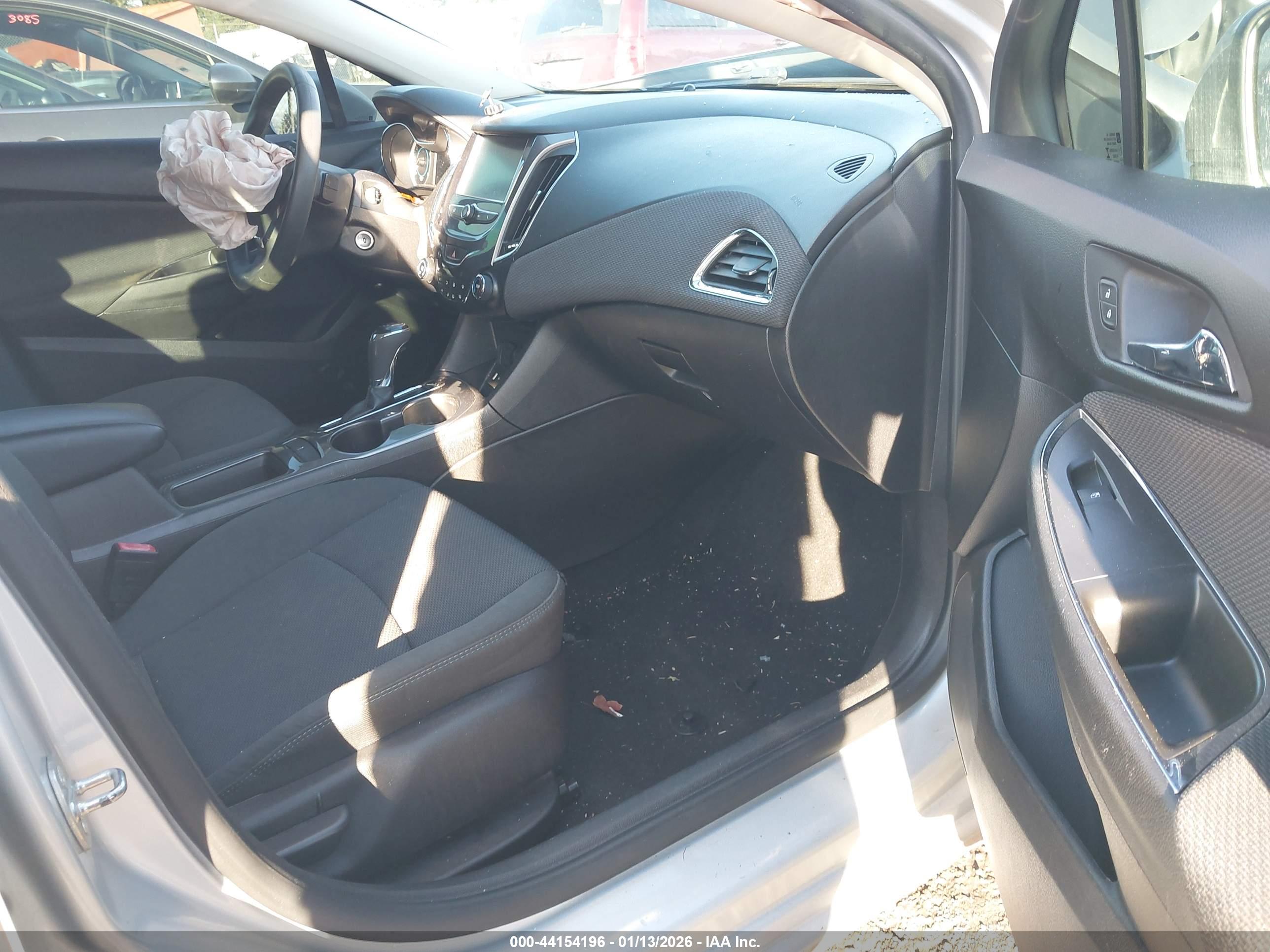CHEVROLET CRUZE image 5