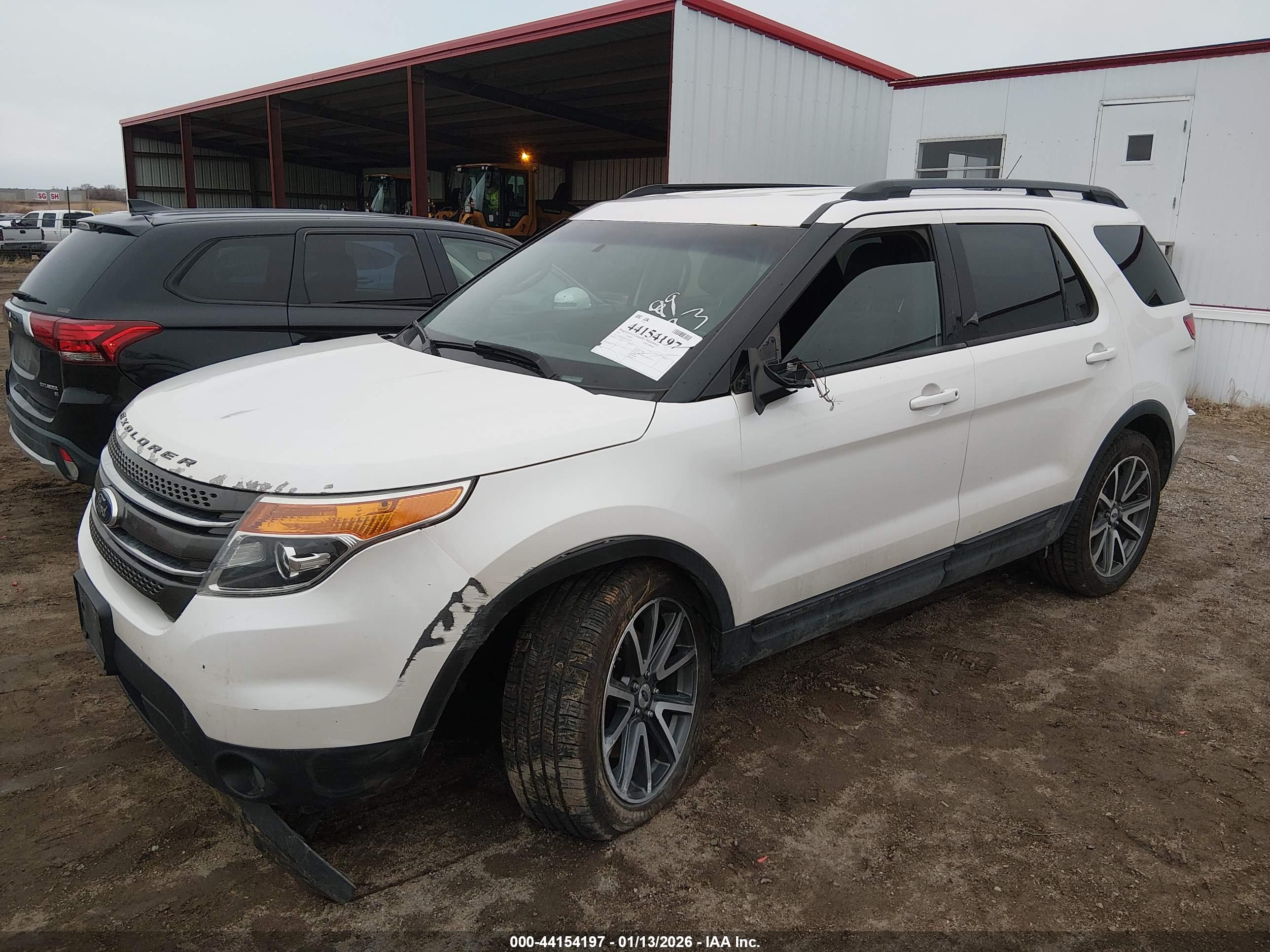FORD EXPLORER image 2