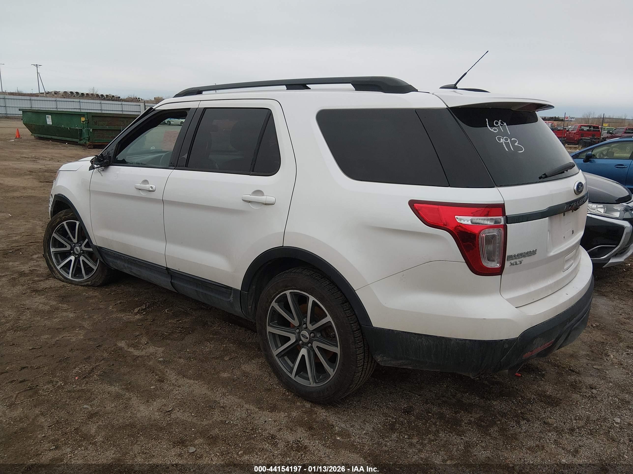 FORD EXPLORER image 3