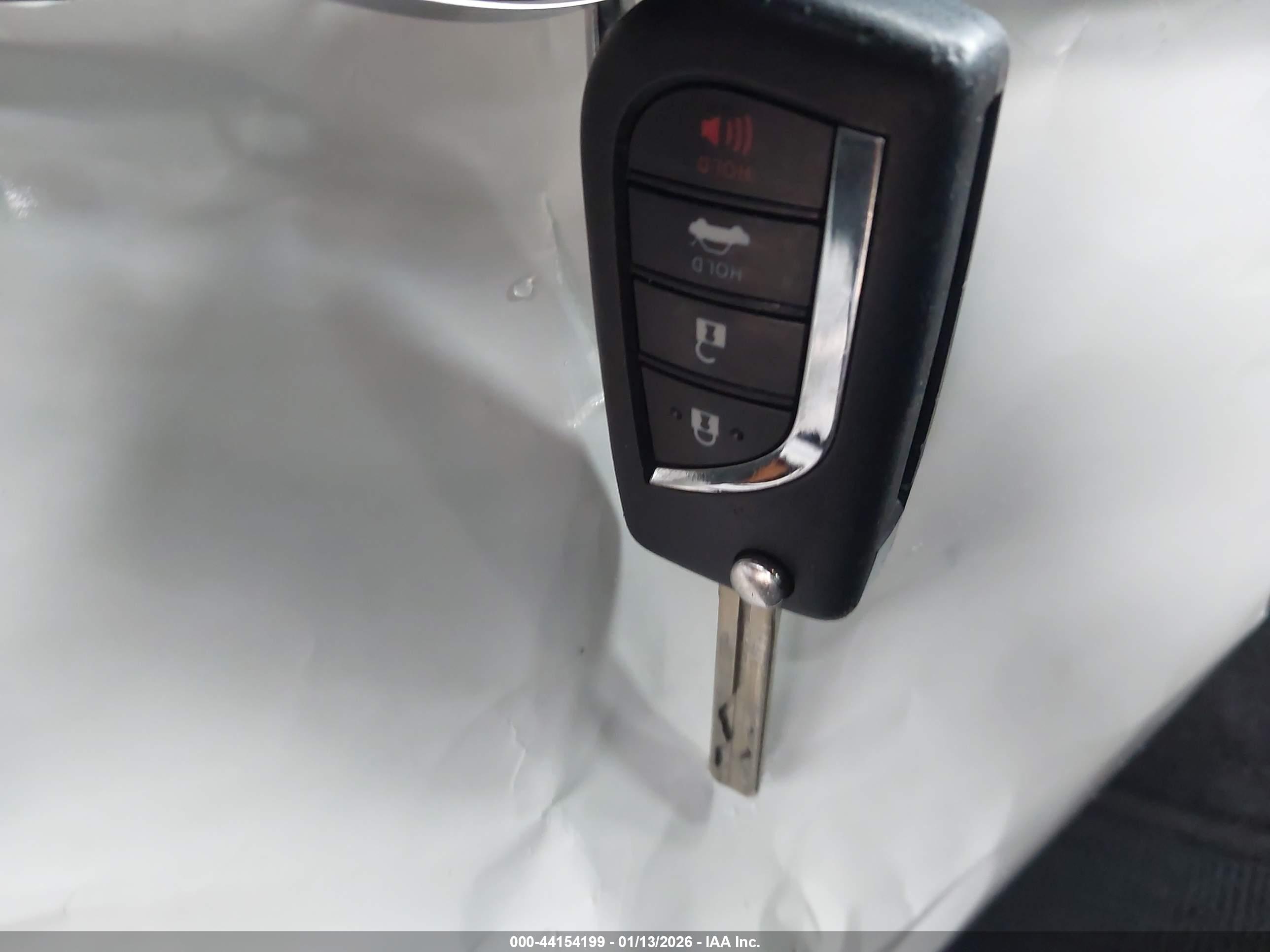 TOYOTA CAMRY image 11