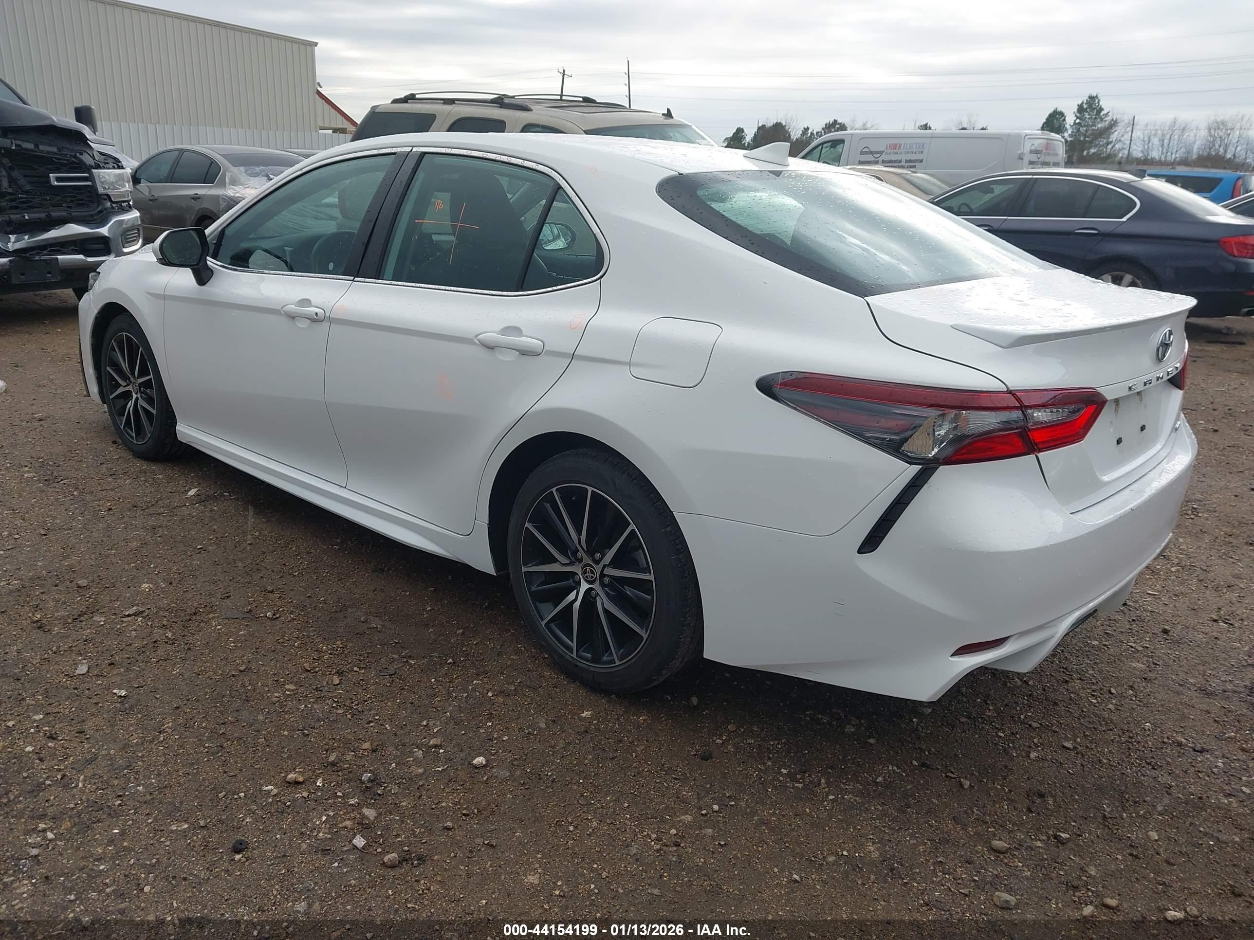 TOYOTA CAMRY image 3