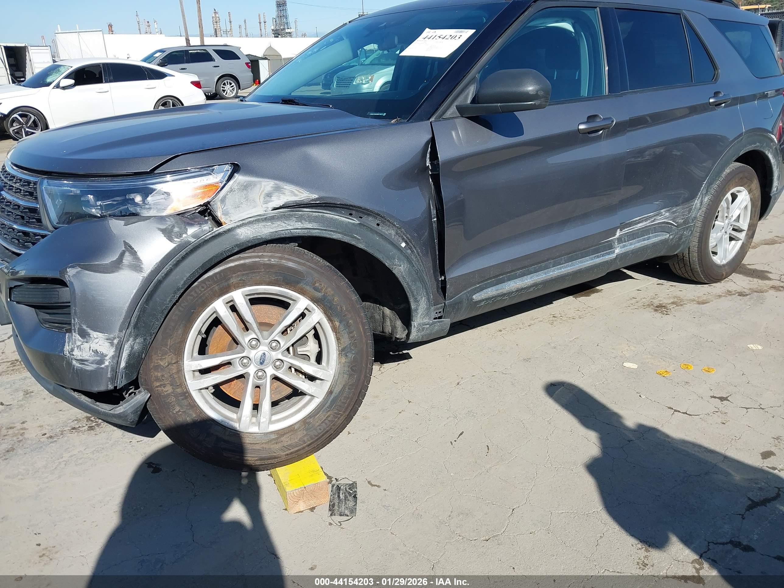 FORD EXPLORER image 6