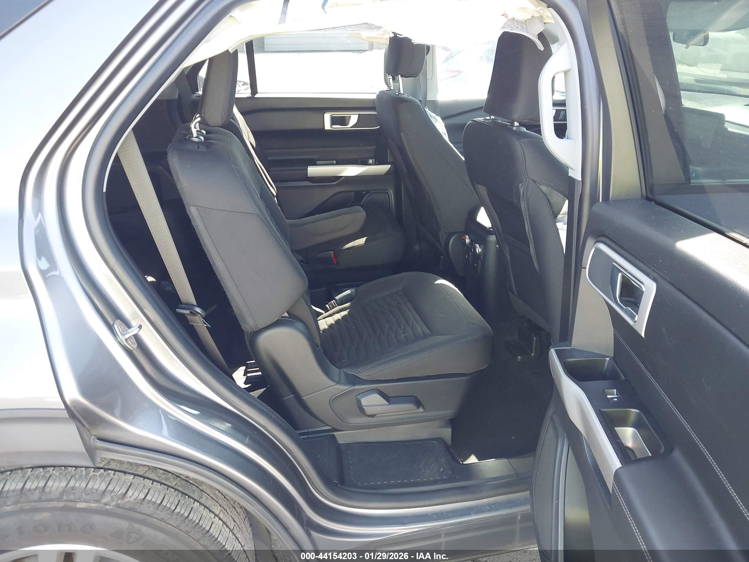 FORD EXPLORER image 8